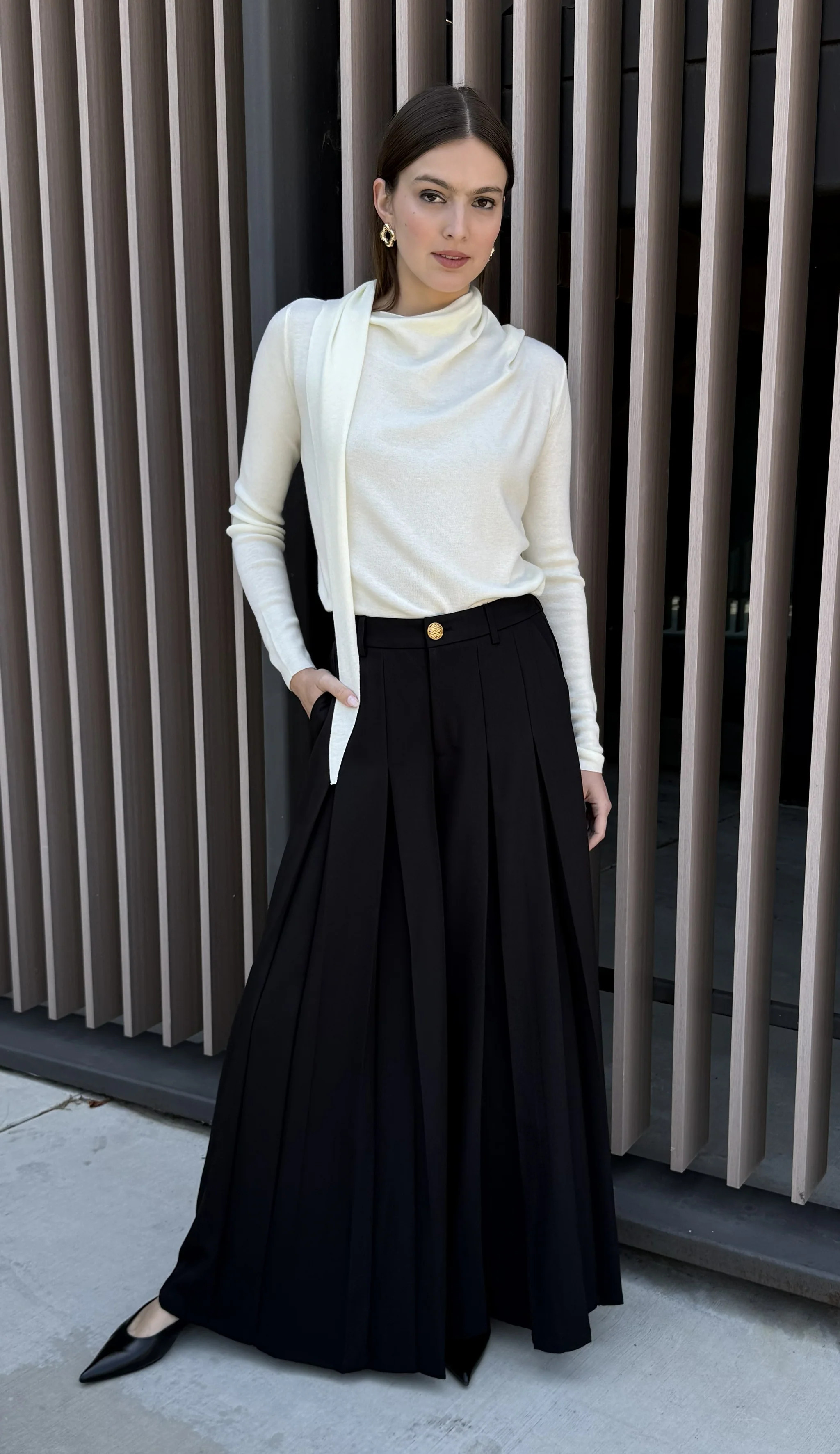 Prisha Pleated Wide Leg Trousers - Black | Benaar La