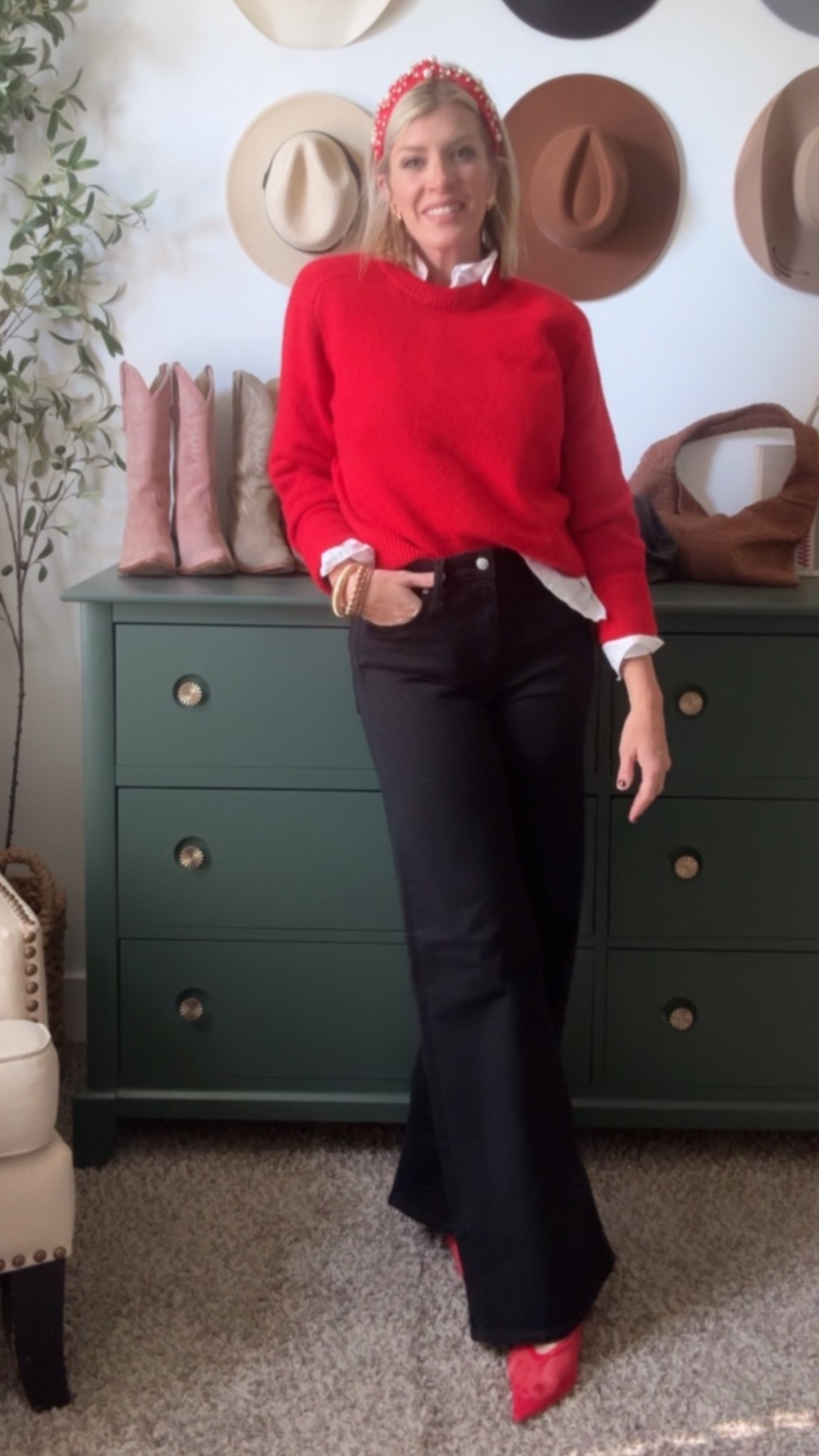 Holiday outfit
Red sweater

#LTKSeasonal #LTKOver40 #LTKHoliday
