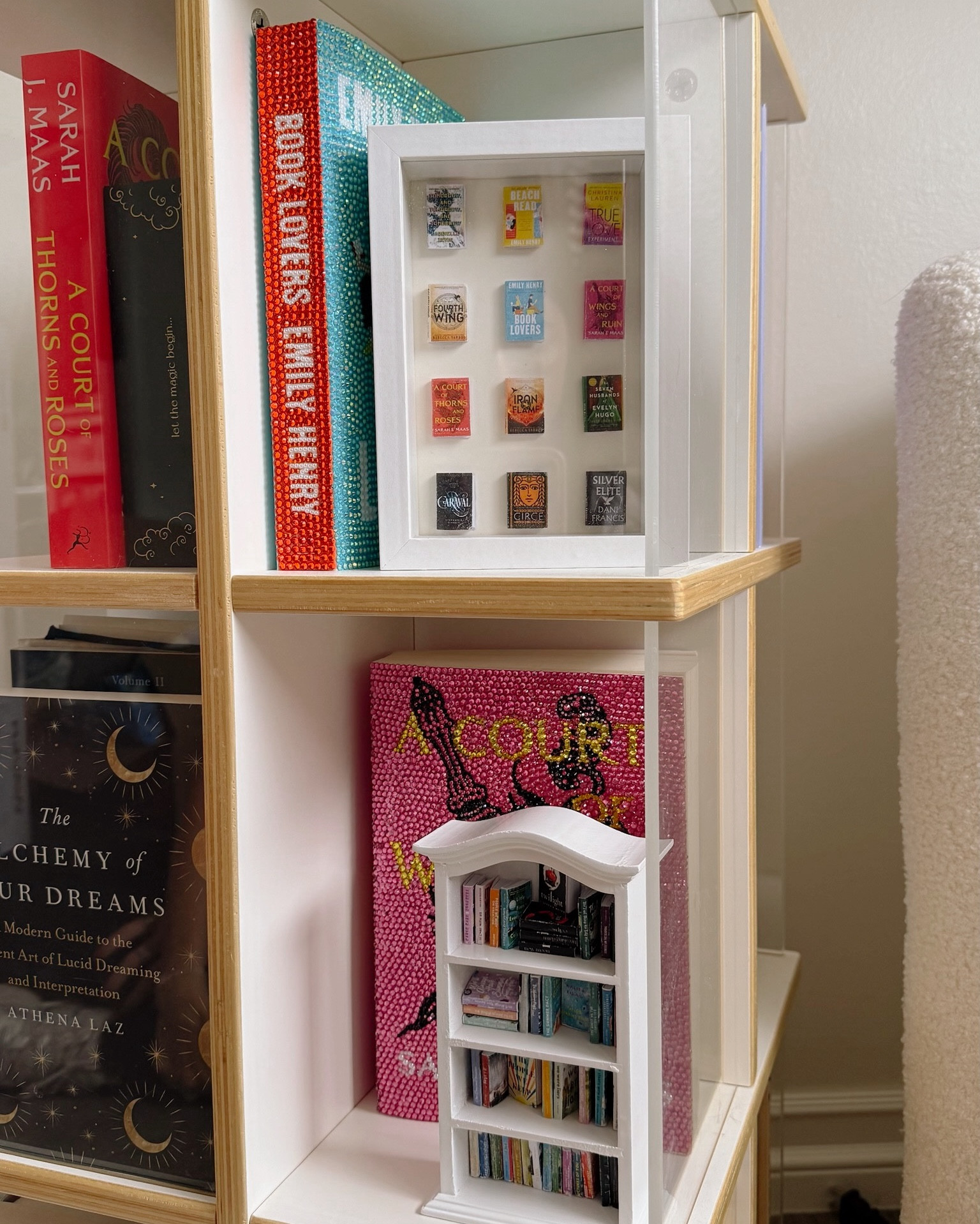 Mini books!

Miniature books, mini bookshelf, mini books display, bookshelf decor, bookshelf ideas, reading corner decor, reading corner ideas, book lover, crafts for book lovers, crafts, craft tutorial, craft ideas, book crafts, how to make mini books, how to make miniature books

#LTKHome #LTKSeasonal #LTKFamily