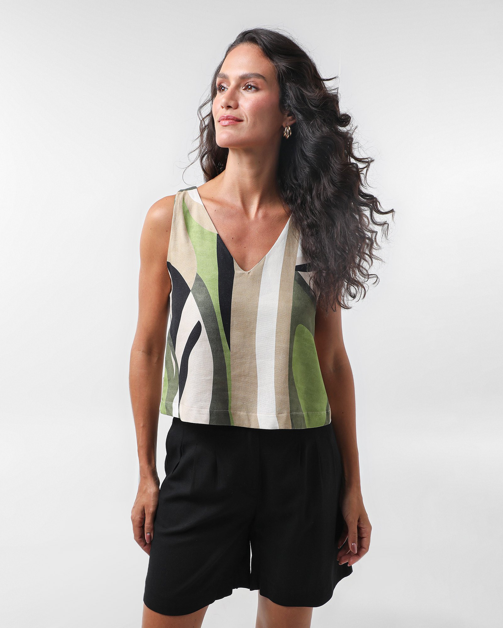 Regata feminina viscolinho decote v multicor | AK by Riachuelo | Riachuelo (BR)