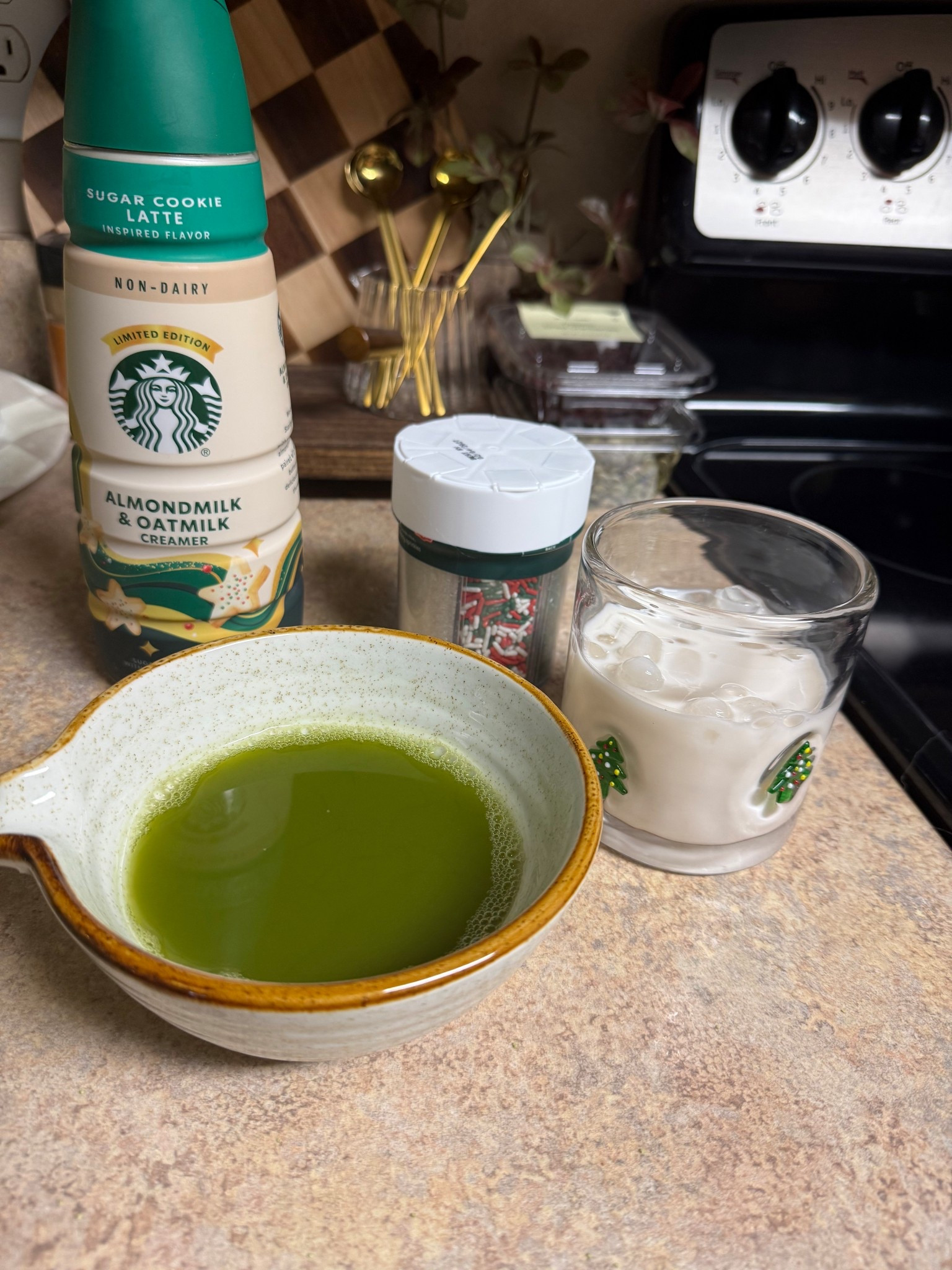 A little late night matcha because why not🍵🎄💚

#LTKfoodie #LTKHome #LTKHoliday