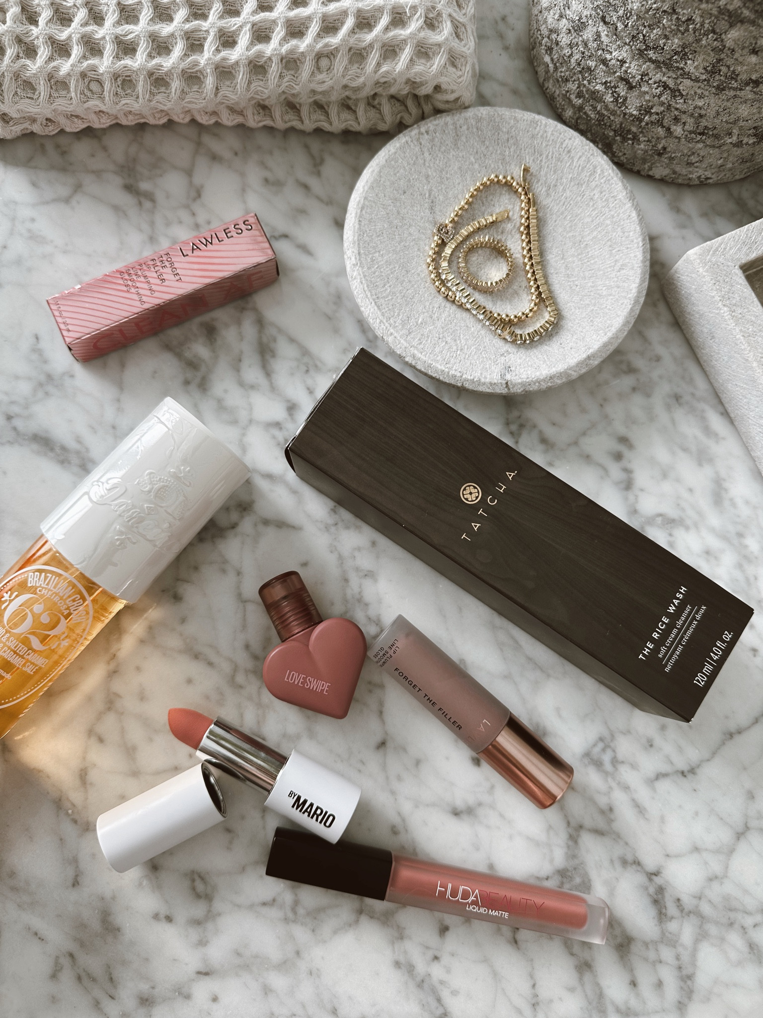 Mini Sephora haul 🫦💗⚡️ #sephora #lipstick #lipgloss #lipplumping #beauty #facewash #perfume #beautyfinds #springlips #bymario #tatcha #hudabeauty #lawless #loveswipe #braziliancrush 

#LTKunder50 #LTKFind #LTKstyletip