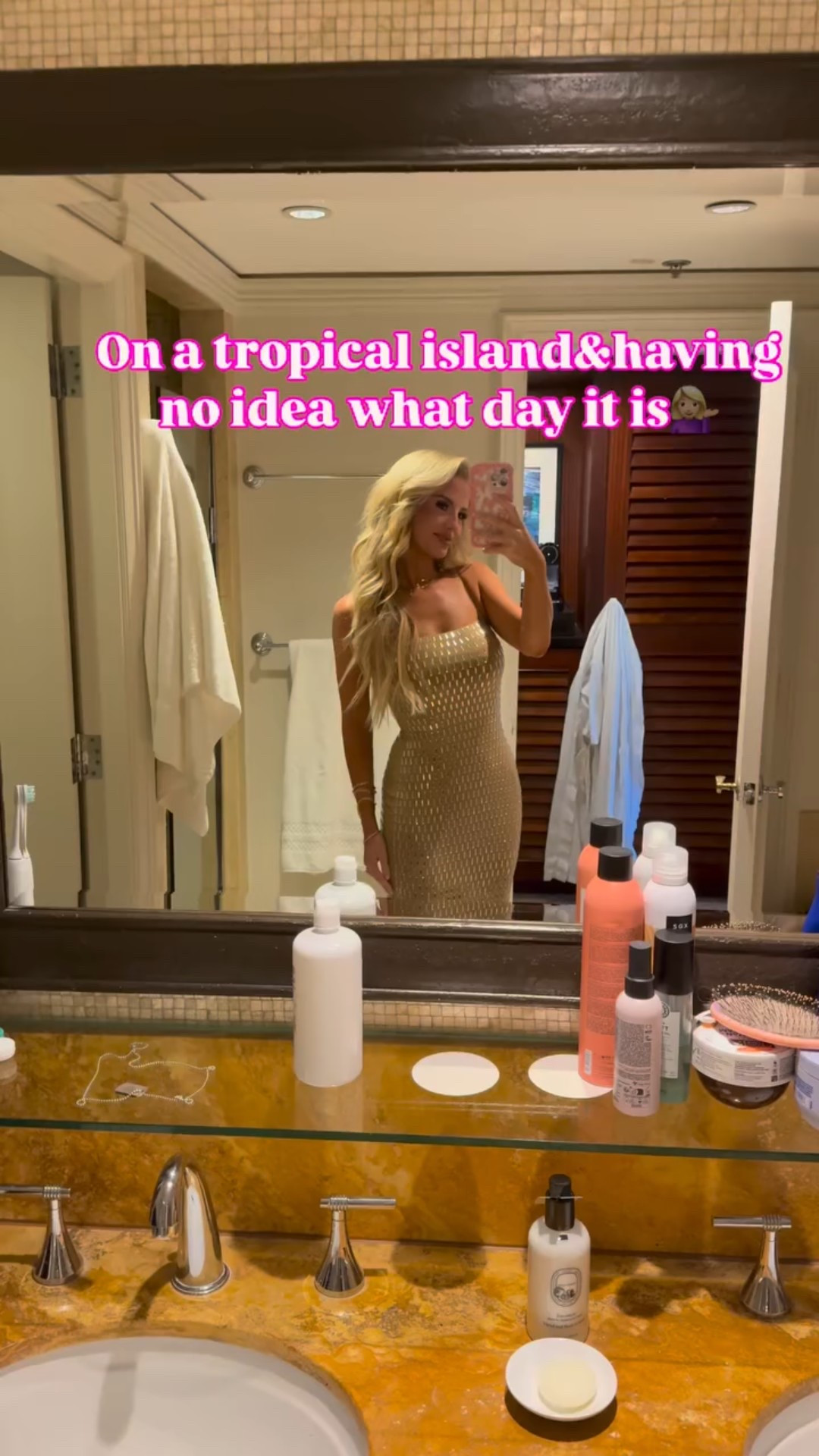 The way I like it… 💁🏼‍♀️☀️ @ritzcarltonkapalua 
•
•
•
#hawaii #vacation #blessed #grateful #maui #ootd #takemeback #influencer #travel #travelinfluencer #okc #okcinfluencer