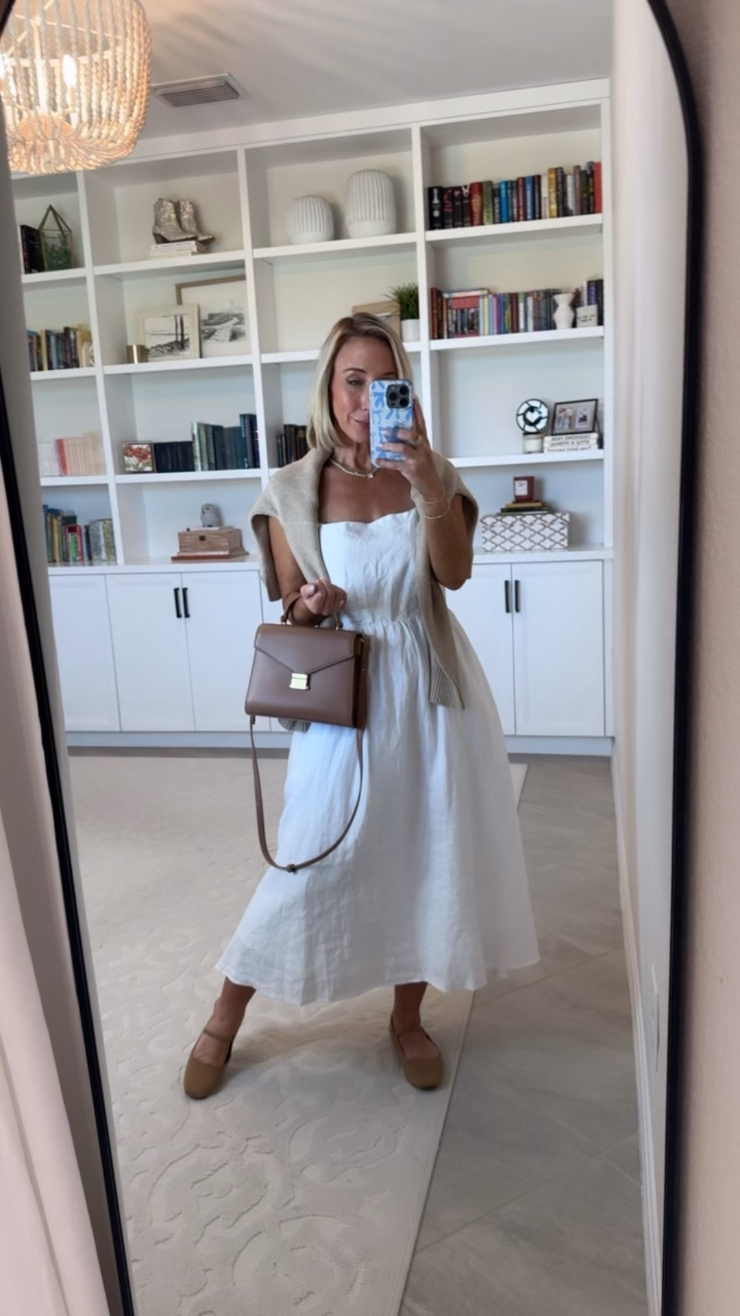 Quince - denim & dresses (pieces I loved so much, I re-ordered!) * 100% Organic Cotton Cropped Cardigan - size Small. Color: Cement Marl. 100% European Linen Fit & Flare Midi Dress - Size: Small (needs an XS). Color: White (11 colors). * Italian Leather Top Handle Crossbody Satchel - Color: Cappuccino. (On final sale!) #quincepartner @quince

 

 