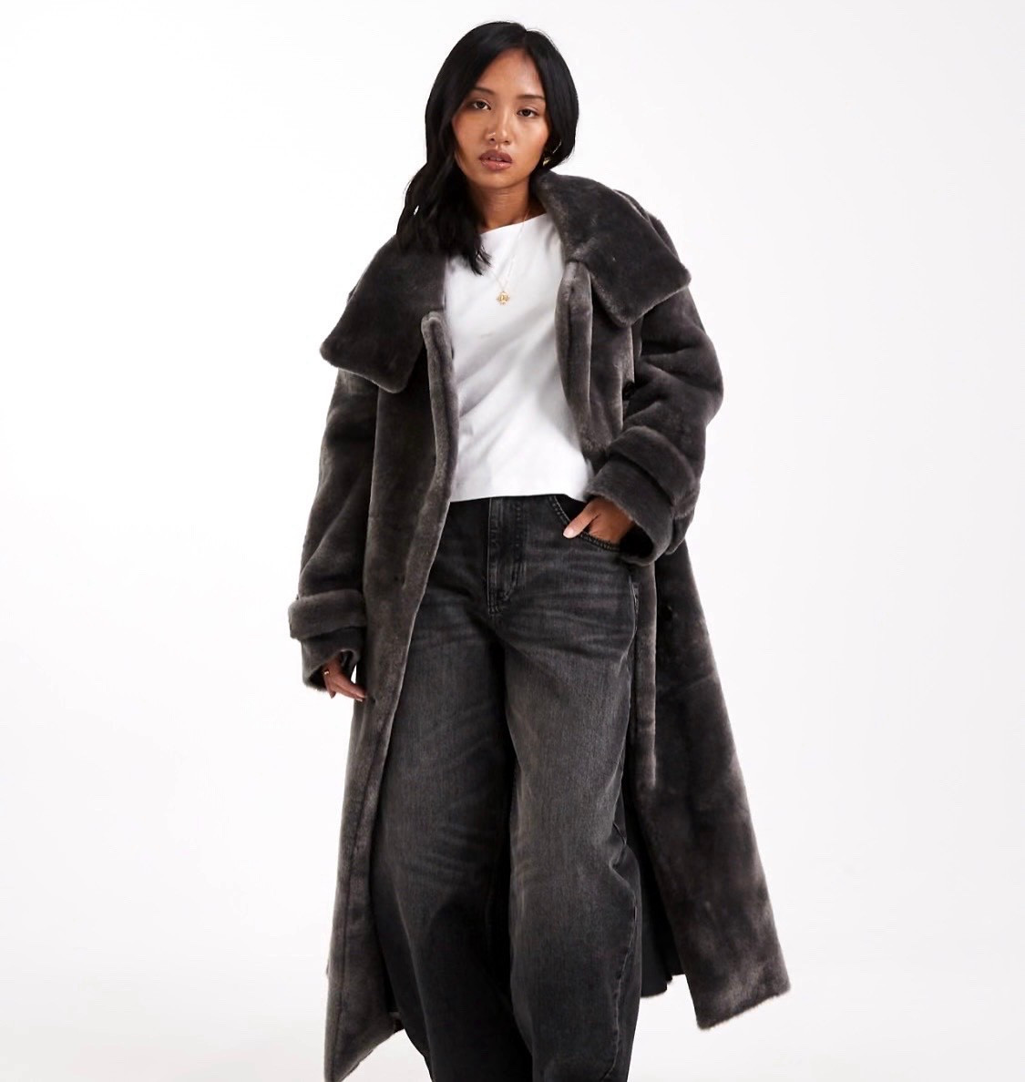 Longline Teddy coat. I got in grey 🥰. I purchased a M 8/10 

#LTKMidsize #LTKPlusSize #LTKSaleAlert