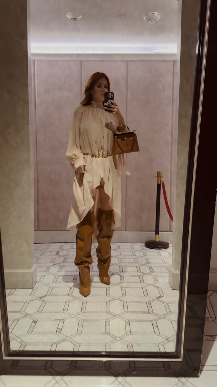 LTKcon Day 3 - going live from the MainStage with Vogue business to kick off the day👏🏻

#LTKCon 

#LTKU #LTKWorkwear