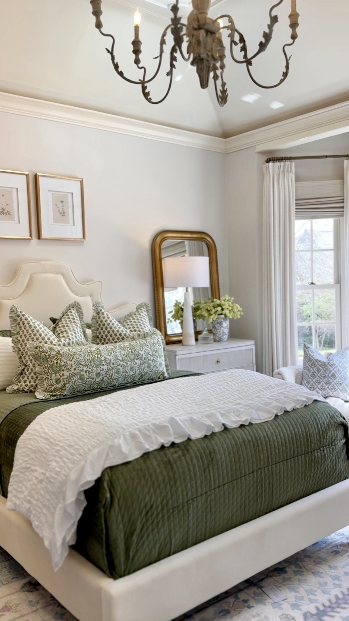 The prettiest green Amazon bedding and pillows! 😍

#LTKSeasonal #LTKHome #LTKSaleAlert