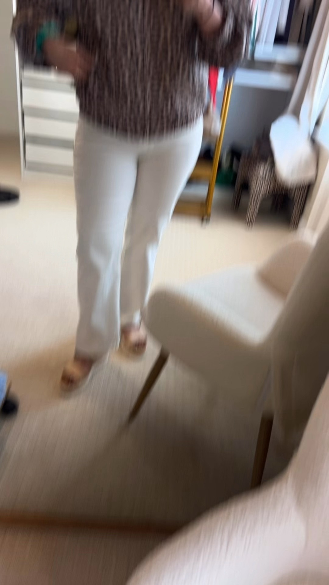  ✨Tap the bell, save and ❤️ for over 40 fashion, midlife style, midsize fashion and luxury looks for less. 

⬇️Sizing information:
Large jacket and 31 pants, (size up if in between sizes.)

I dread getting dressed in midlife…

Then my frozen shoulder hit.
10 pounds. Midsection. Confidence gone.

But I’m working on my health 🤍

And these Amazon pieces?
They work with my body while it fluctuates.

Comment AMAZON for links.


