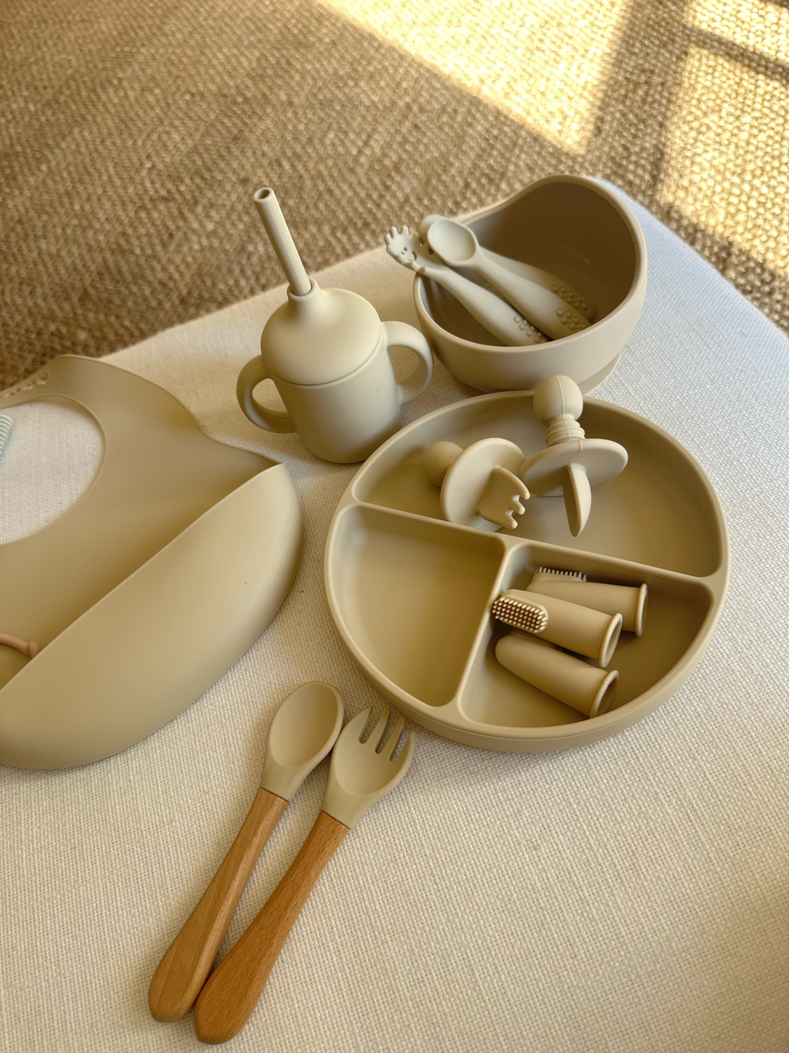 Silicone Baby led weaning set! Love all the staged utensils this came with! Cant believe we’re starting real food