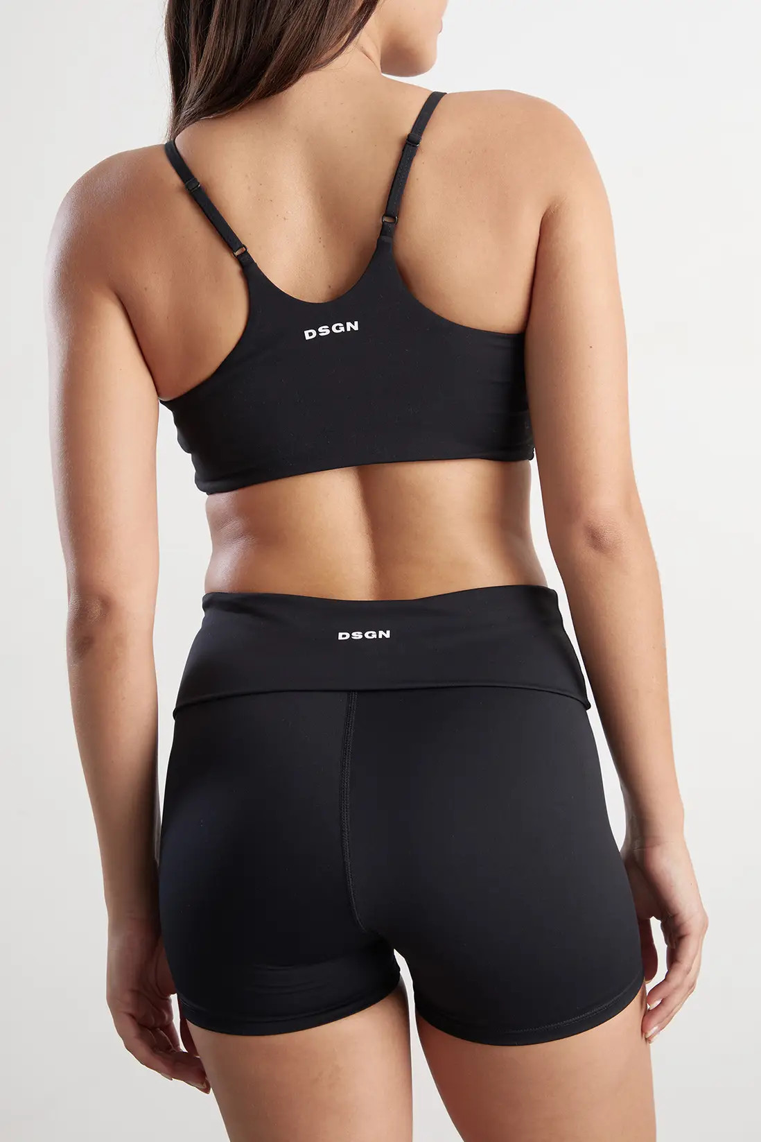DSGN Studio Sculpt Side Stripe Sports Bra | PrettyLittleThing UK