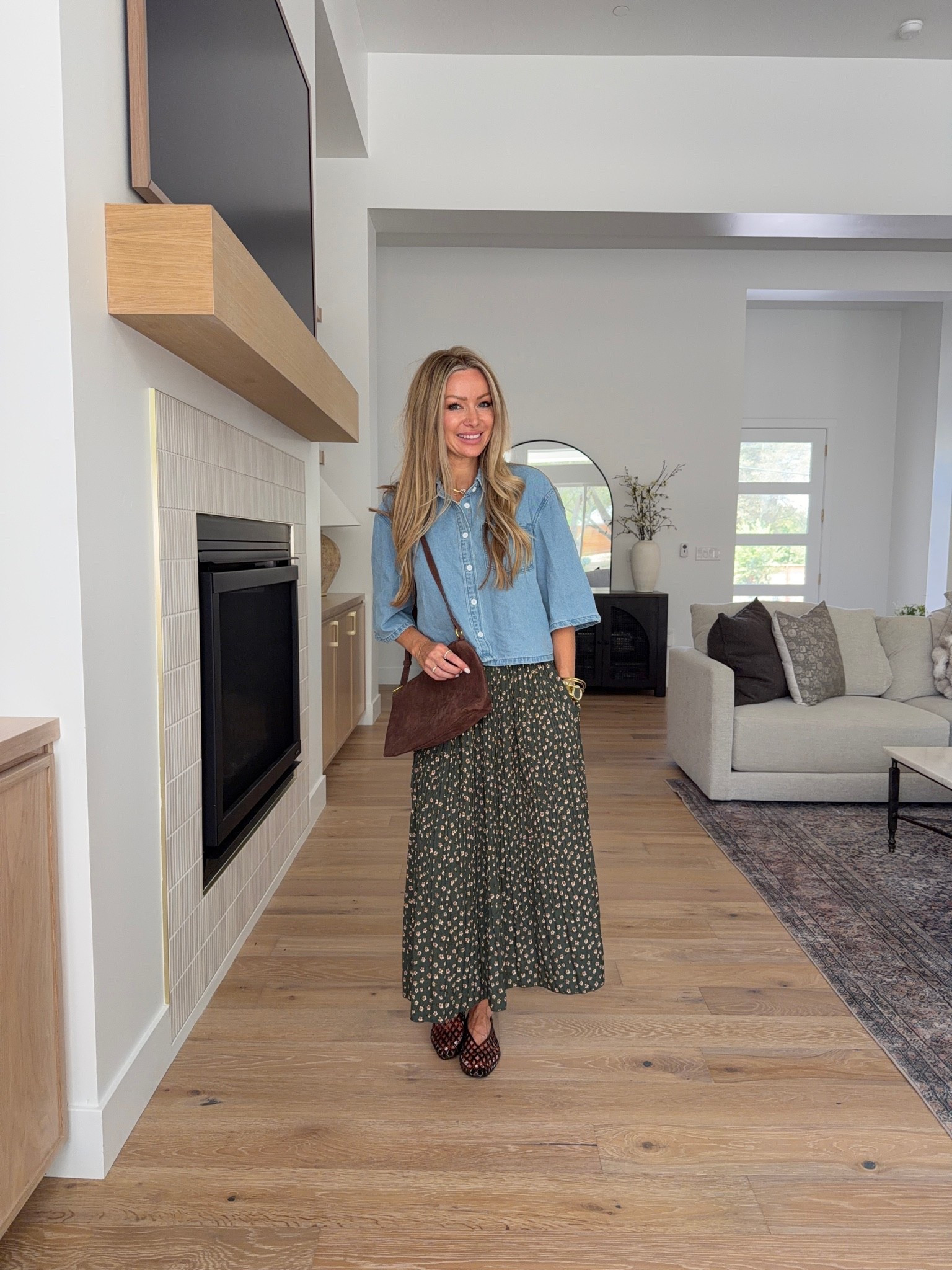 One Amazon skirt, styled 4 ways for fall 🤎
Comment AMAZON and I’ll send you all the details 

This is exactly the kind of piece I love adding to my closet because it gives you SO many outfit options without needing a bunch of new clothes.

I styled this pretty floral midi skirt casually with a white tank, denim jacket and sneakers, a little more polished with a sweater over my shoulders, with a chambray top for an easy teacher or office look, and then with a brown jacket for those cooler fall days.

The colors and print are so good for transitioning into fall, and I love that you can make it feel casual, polished or cozy depending on what you pair with it.

Which way would you wear it?

#amazonfashion #amazonoutfits #falloutfits #teacheroutfits #fallfashion