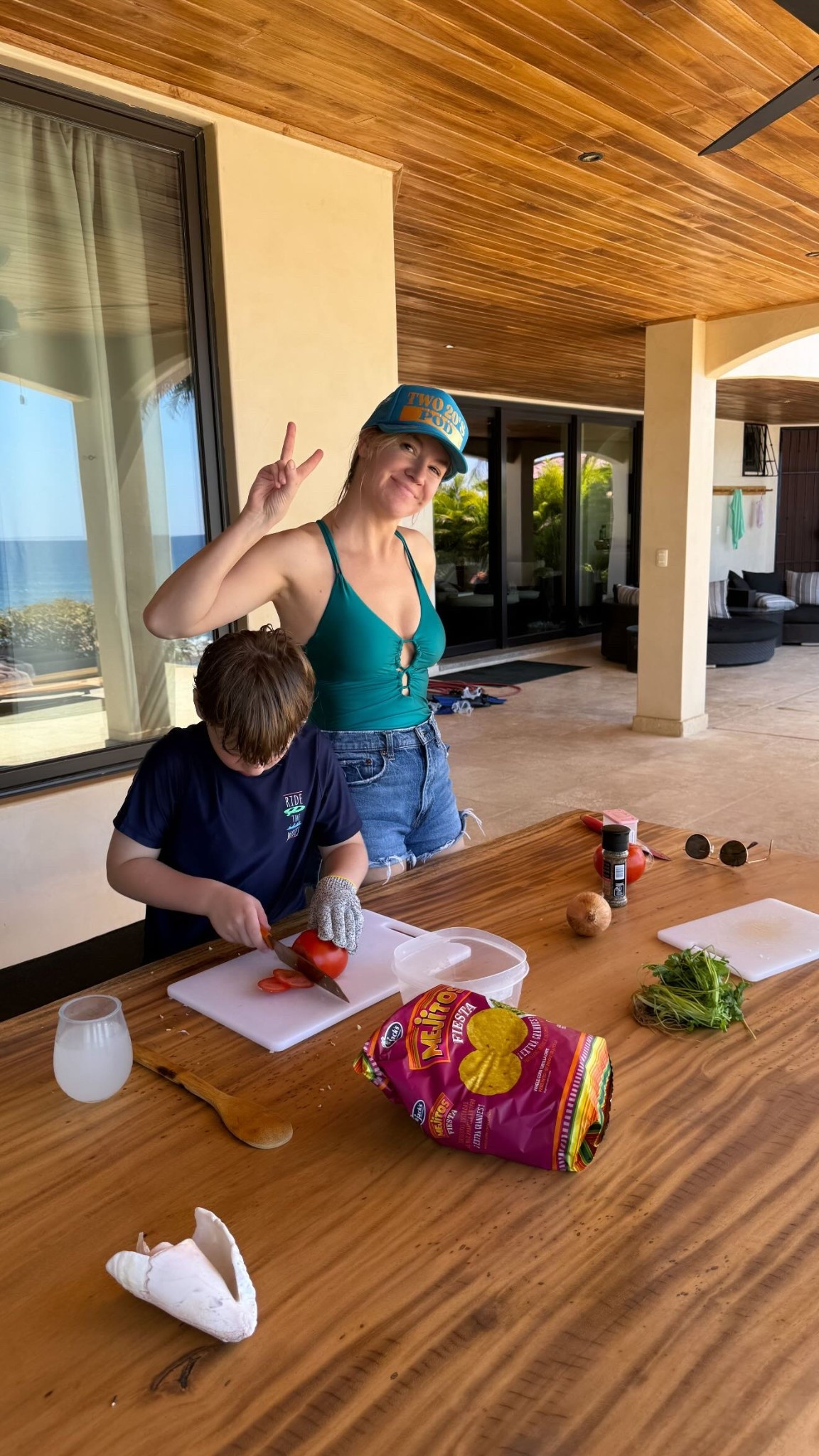 Costa Rica Day 3! Having the best time 🌴

#LTKStyleTip #LTKFindsUnder50 #LTKSpringSale