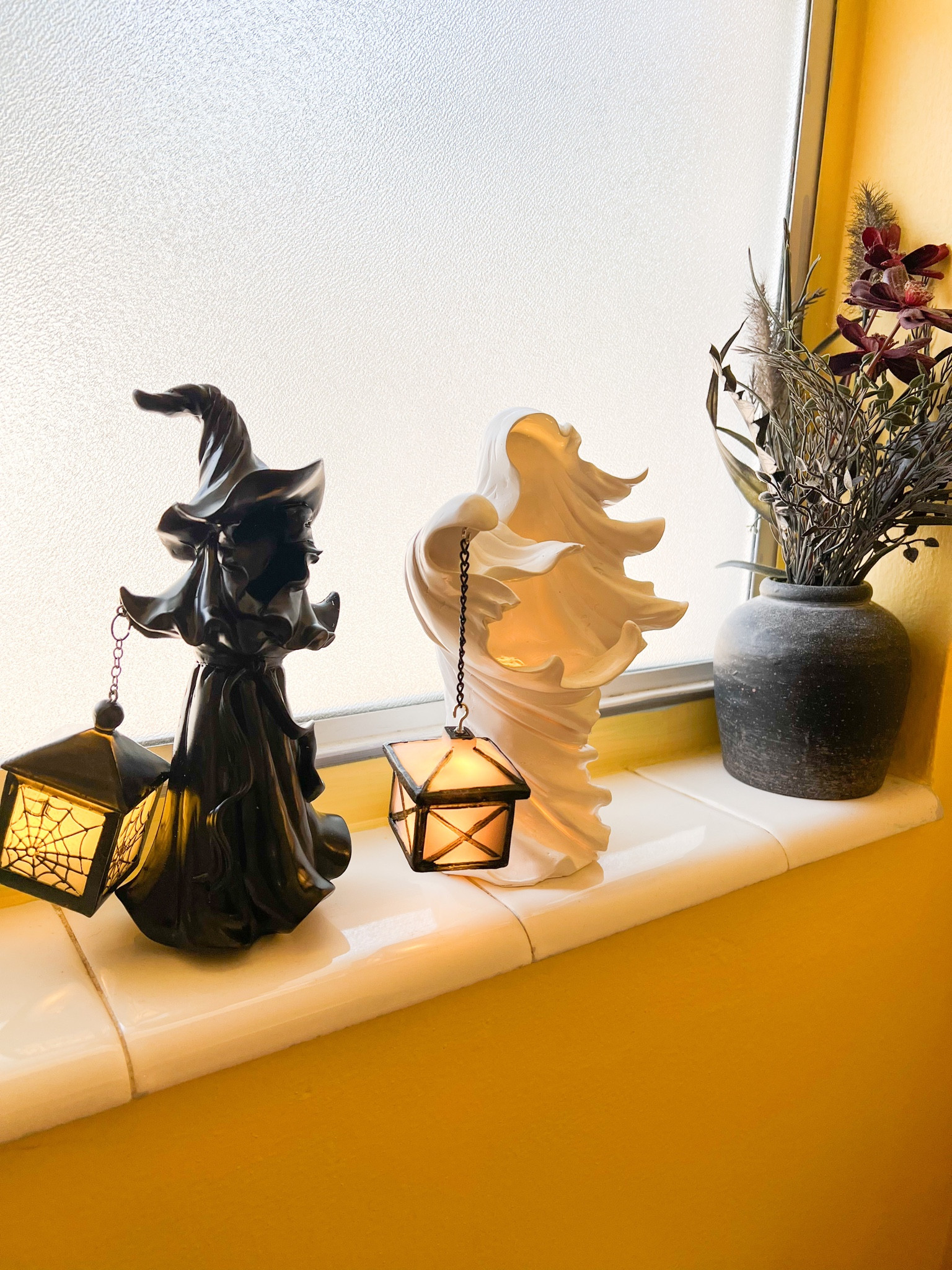 Halloween decor is my favorite 😍 

#LTKunder50 #LTKSeasonal