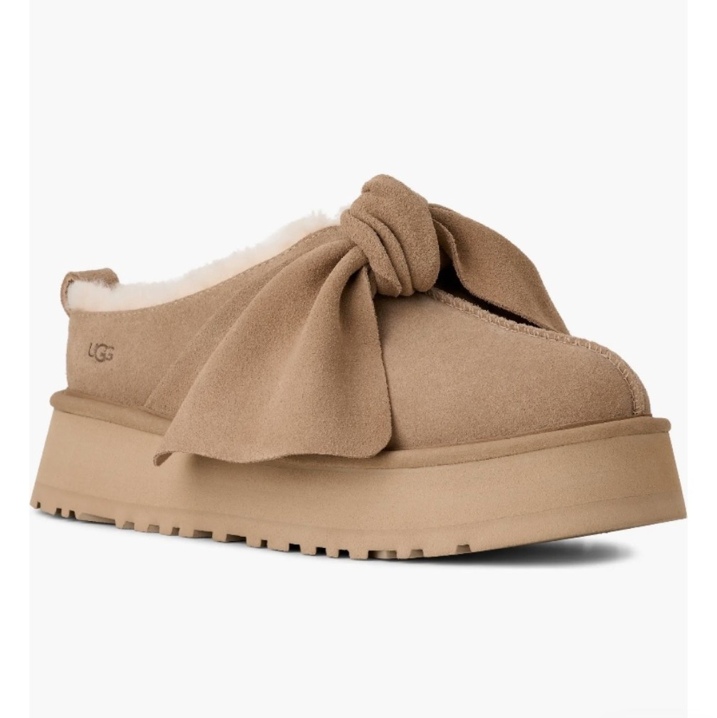 Bow Uggs 

Gifts for her, winter 

#LTKSeasonal