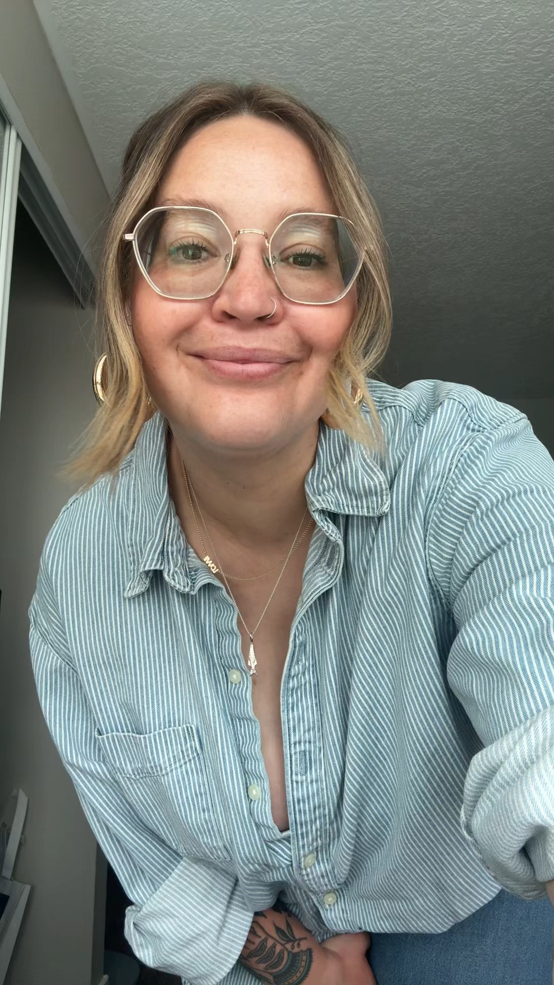 Oversized denim shirts for liiiiiife.

#LTKootd #LTKmomlife #LTKMidsize