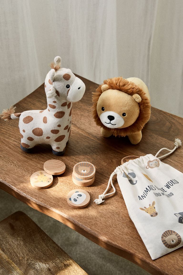 Soft Toy - Light beige/giraffe - Home All | H&M CA | H&M (US + CA)