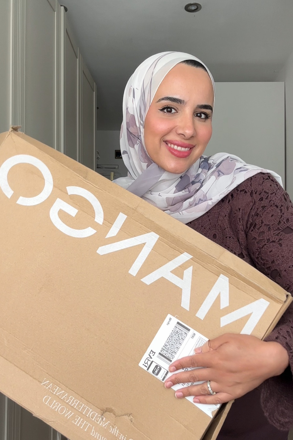 Summer peices that you can still transition in to autumn outfits with MANGO (sale), I promise all the jeans were different haha! 

#modestfashion #hijabstyle #haul #unboxingvideo 

#LTKmodest #LTKmidsize #LTKjeans