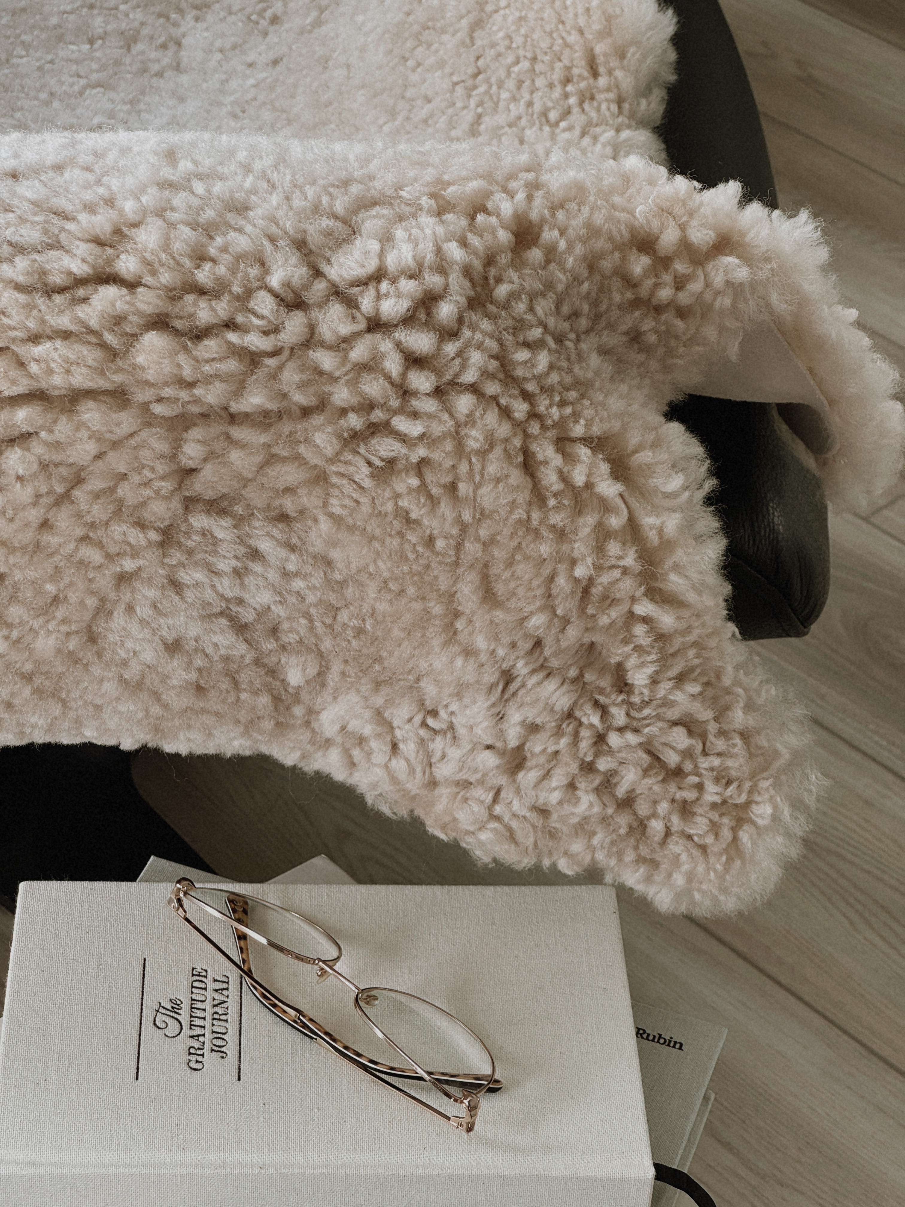 Perfect for the cozy season. Little layered moments that make a space feel warm and personal. I’ve been styling spaces with pieces and they just melt into the room in the nicest way. Natural textures always do the heavy lifting.

Bloomist has their holiday promo going, so the whole site is 30% off right now with free shipping during the event. 
Code GREENFRIDAY. Just leaving that here in case you’re browsing gifts already. ✨
 

 #LTKGiftGuide #LTKHoliday #LTKHome