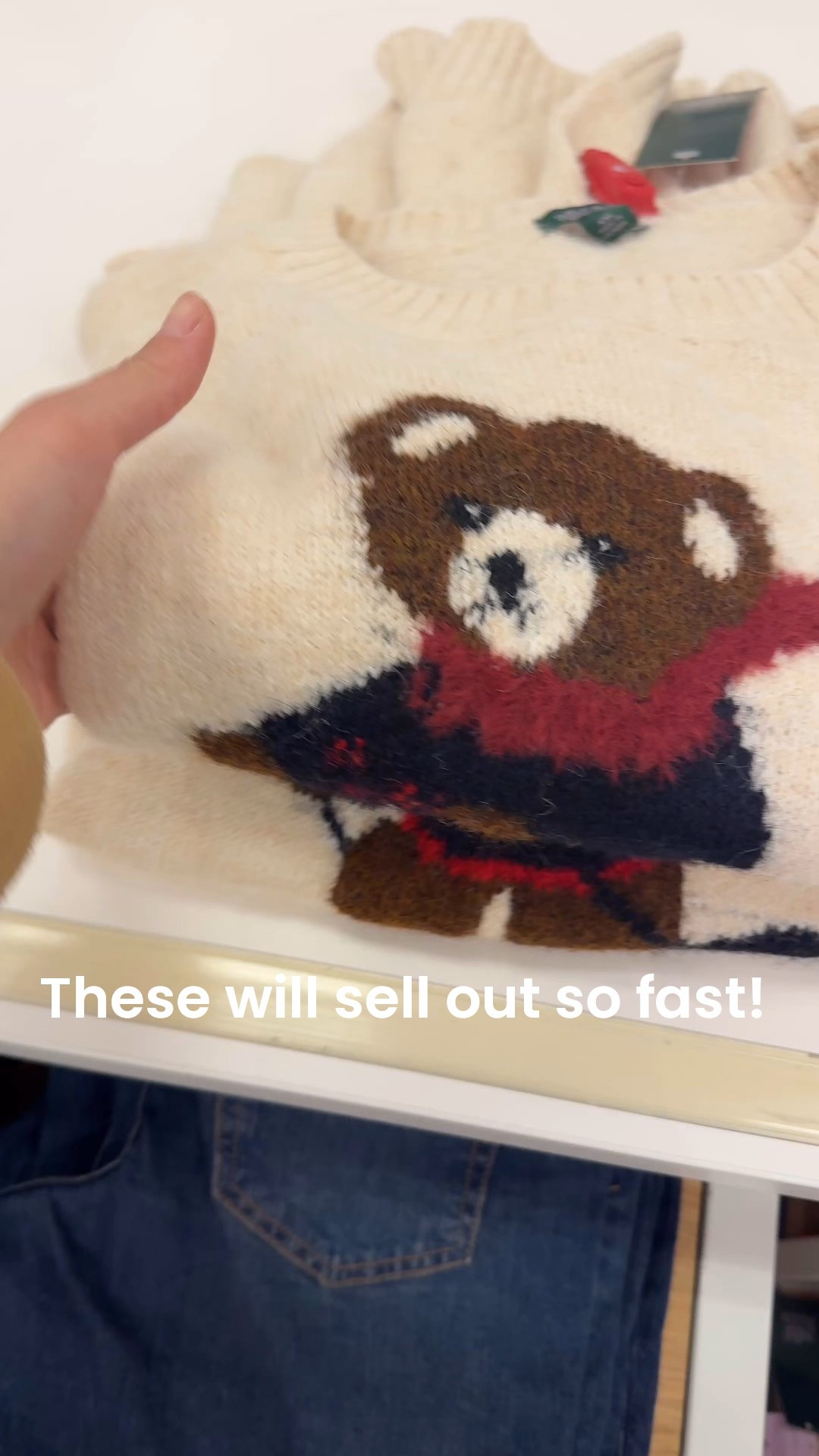 I got the grey one for my daughter and cream for me! 