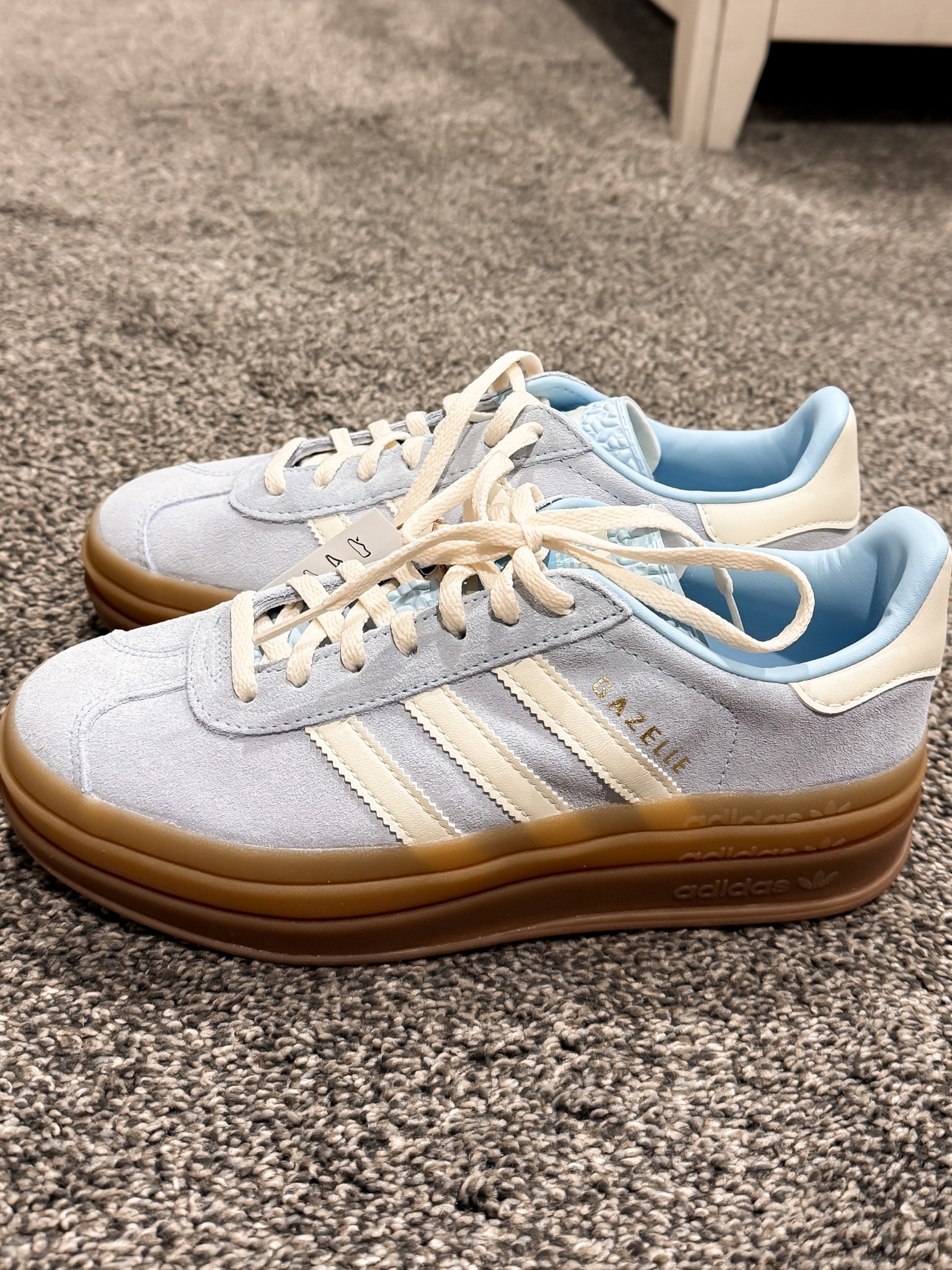 I’ve been wanting a colored adidas Gazelle but everything was a bit too much for me… these light blue ones are the CUTEST for spring and summer!!

#LTKShoeCrush #LTKSeasonal