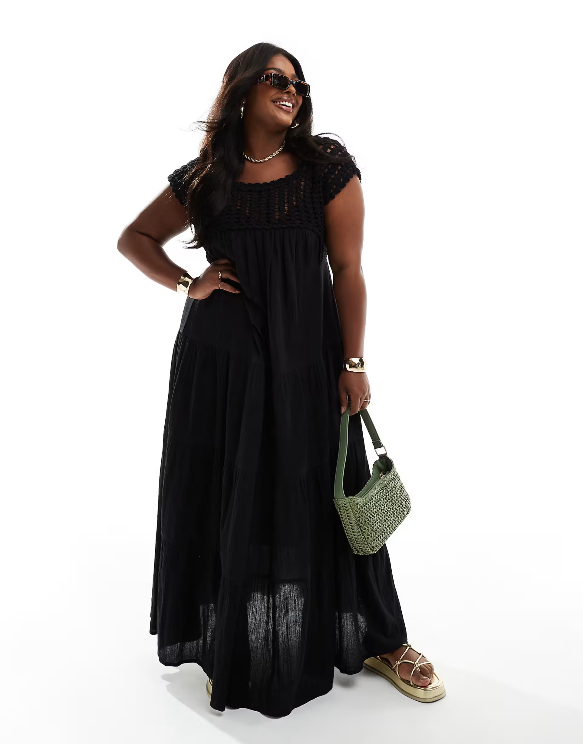 ASOS DESIGN Curve – Gestuftes, ausgestelltes Maxikleid in Schwarz mit Häkelstoff-Einsatz | ASO... | ASOS (Global)