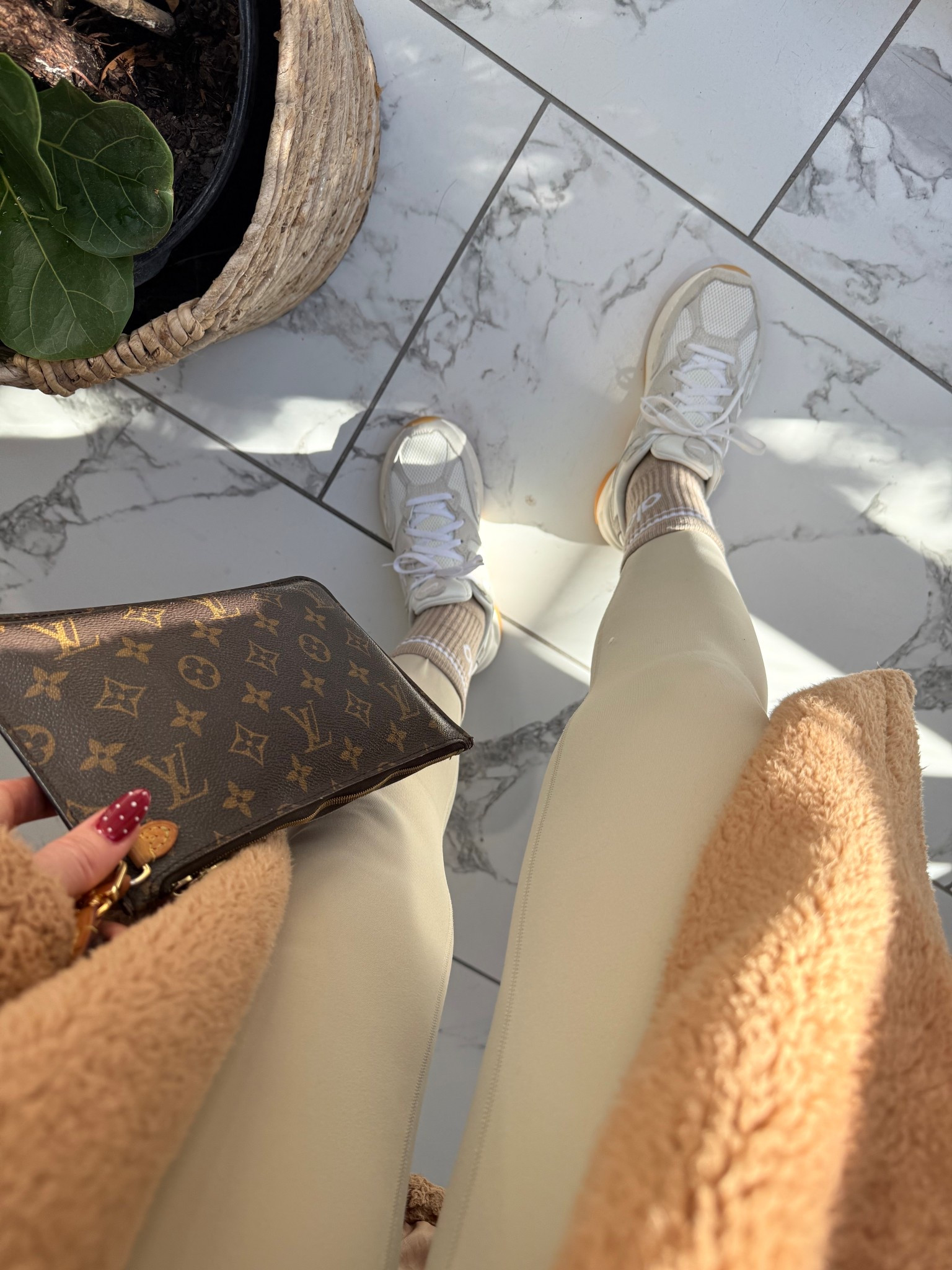 Cozy fall vibes. Love these neutral Nike sneakers & teddy bear coat. Wearing size 6 in sneakers & small in coat. 

#NeutralSneakers #NikeSneakers #TennisShoes #athLeisureLook #alo #alosocks #nikelook #teddybearcoat #Teddybearjacket

#LTKFindsUnder50 #LTKdayinmylife #LTKActive