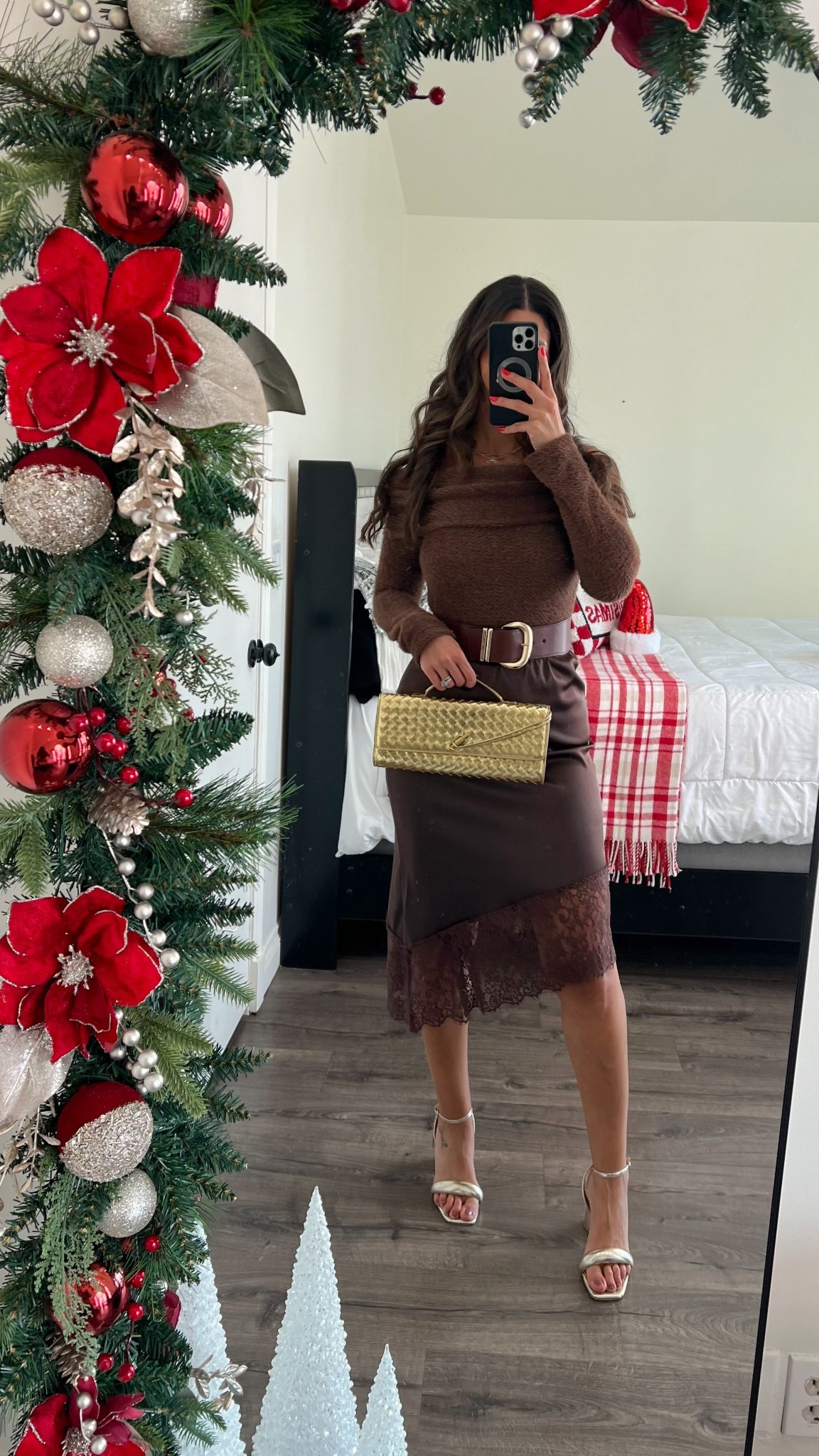 This all brown holiday look 🤌 wearing small in both 

#LTKSeasonal #LTKHoliday #LTKFindsUnder50