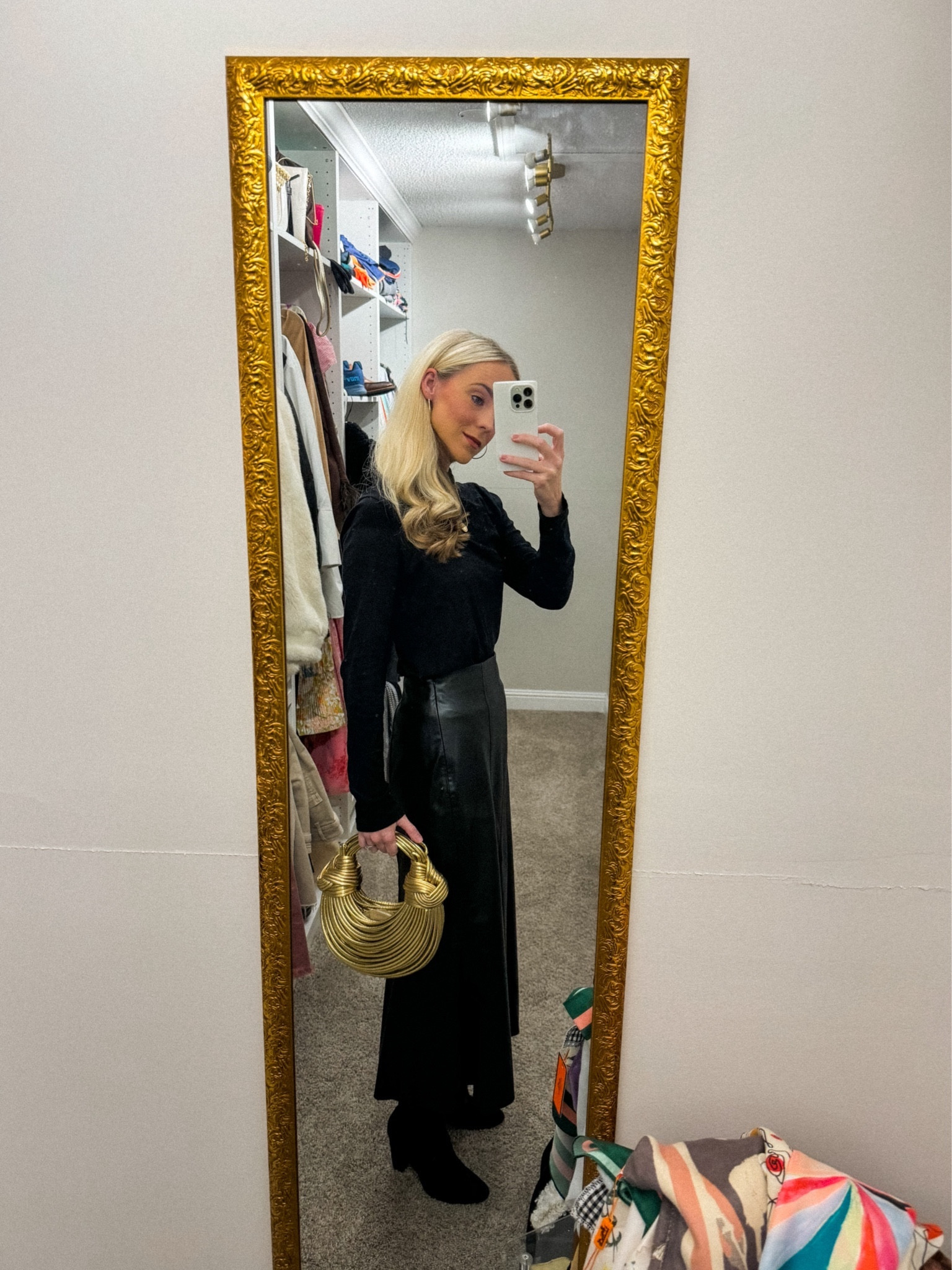 NYE, but Rachel Green style ✨🪩🥂 HAPPY NEW YEAR! 

#LTKparties #LTKHoliday