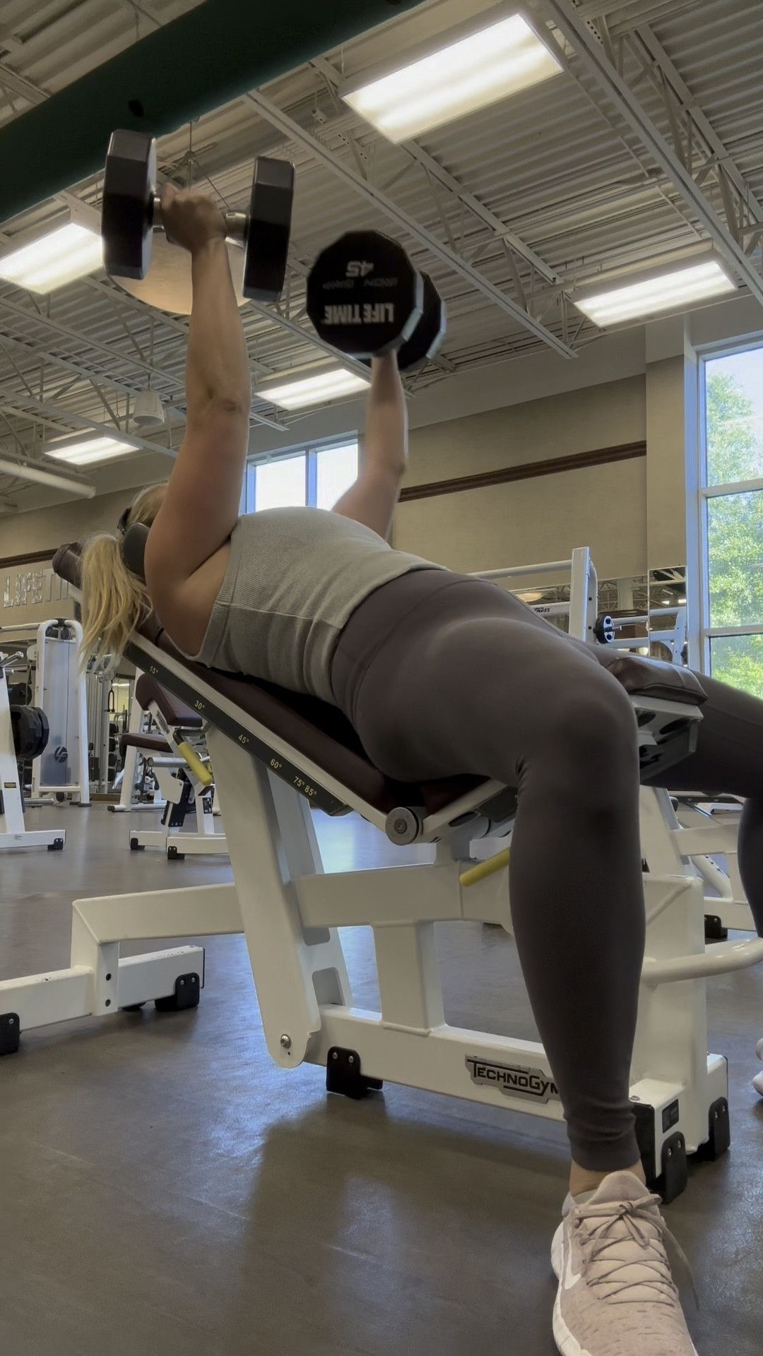 Full workout video available on IG & TT! Linked my outfit just in case. 