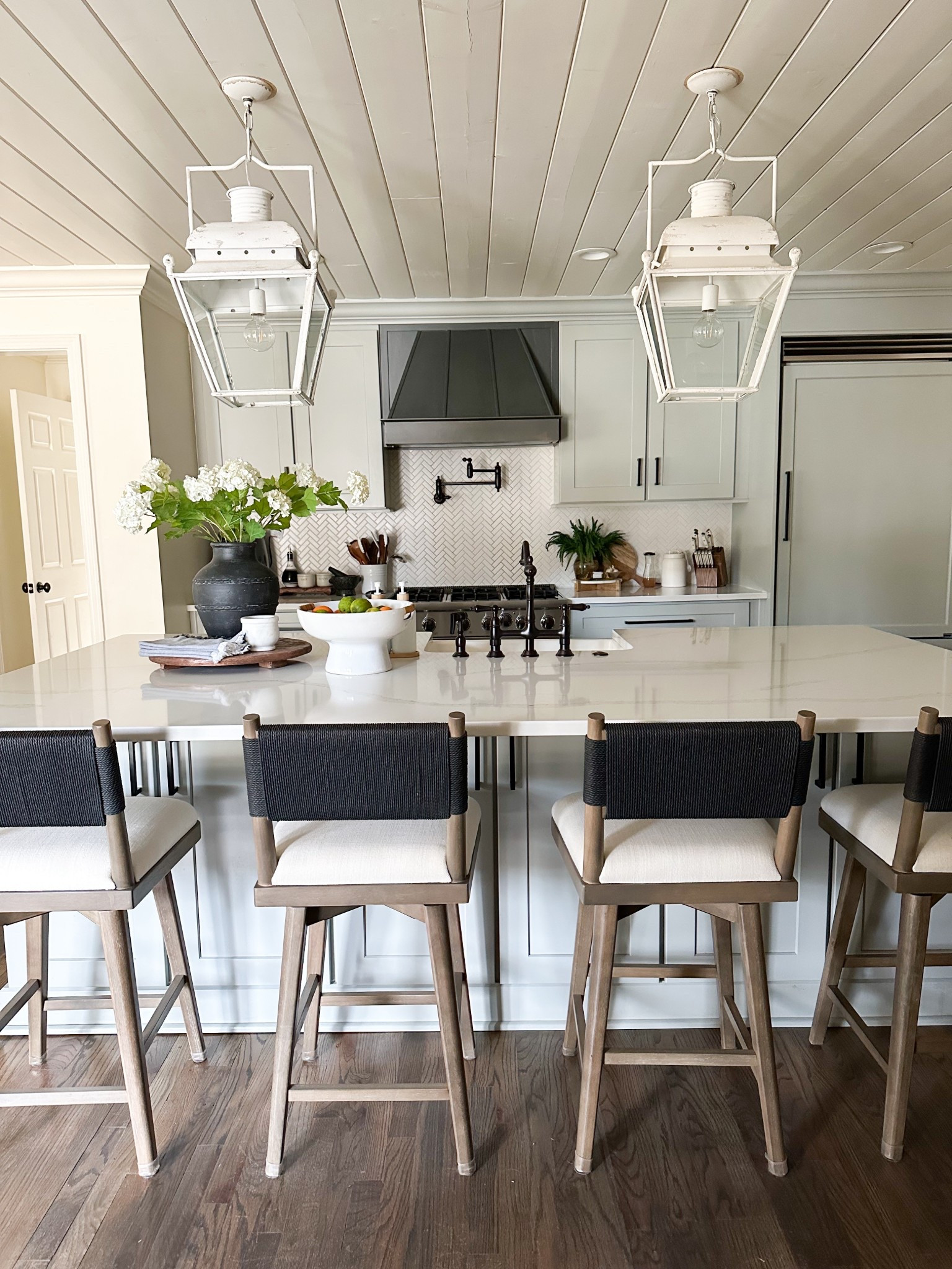 Kitchen decor, home decor, kitchen finds, kitchen stools, vase, faux florals 

#LTKHome #LTKFamily #LTKStyleTip