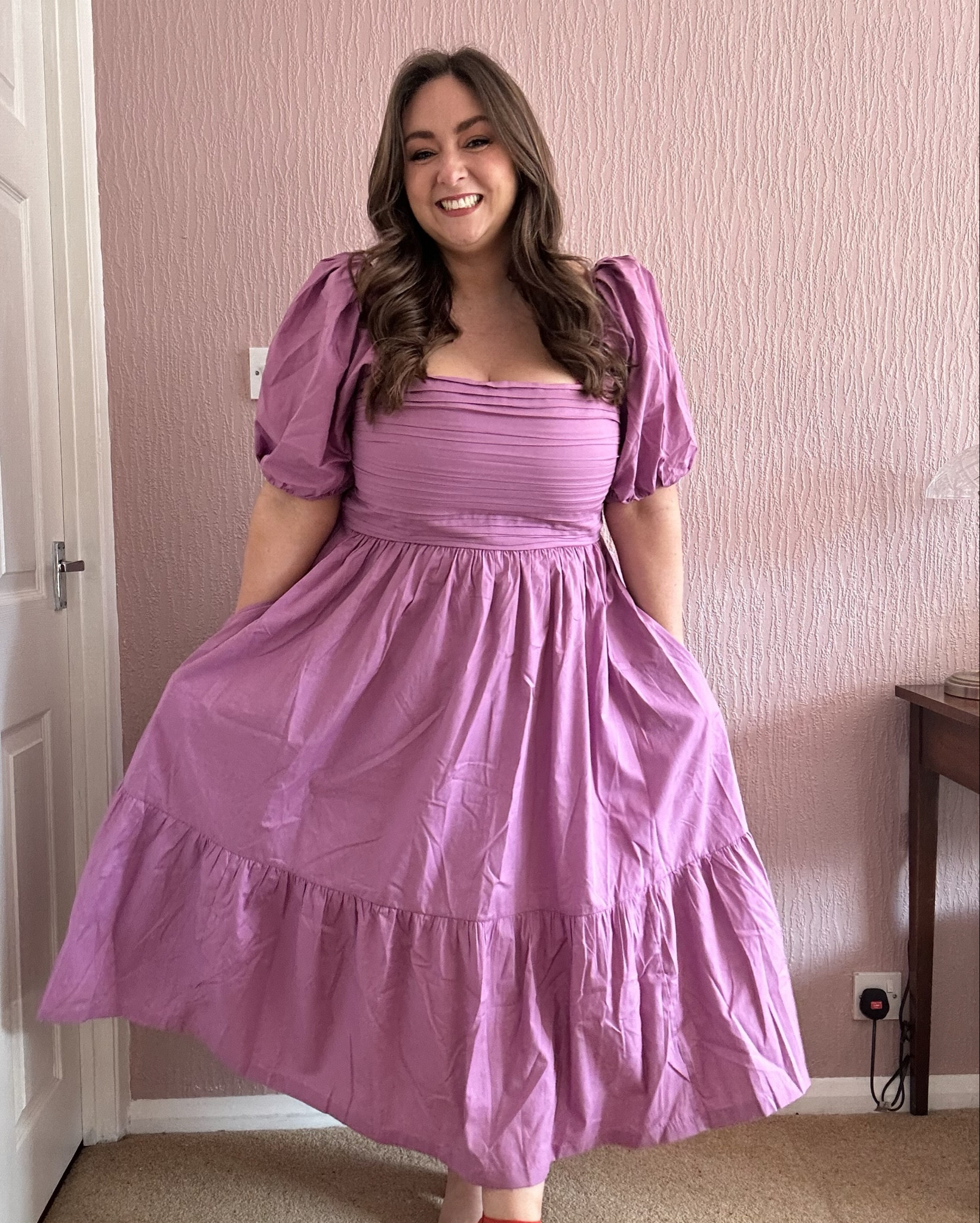 I probably refresh the Abercrombie website like five times a week just waiting for more of the Emerson dresses to come back in stock. These are the only two left in an XXL - which I would say fit a size 20/22 xxx 

#LTKcurves #LTKplussize #LTKmidsize