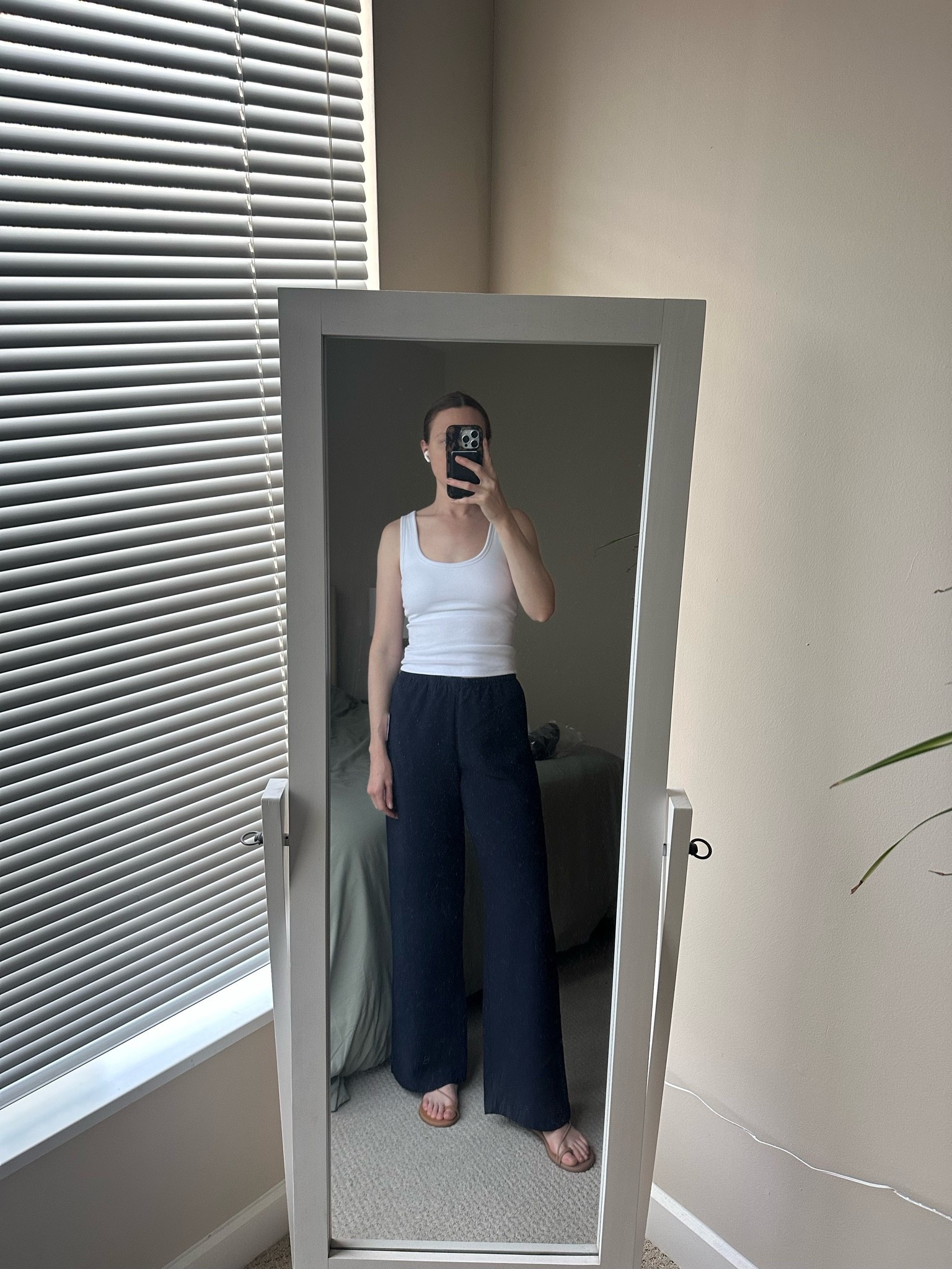 Gap’s Aritzia Lodge DUUPE

Obsessed but had to size down to an XS

#LTKTravel #LTKSwim #LTKSaleAlert