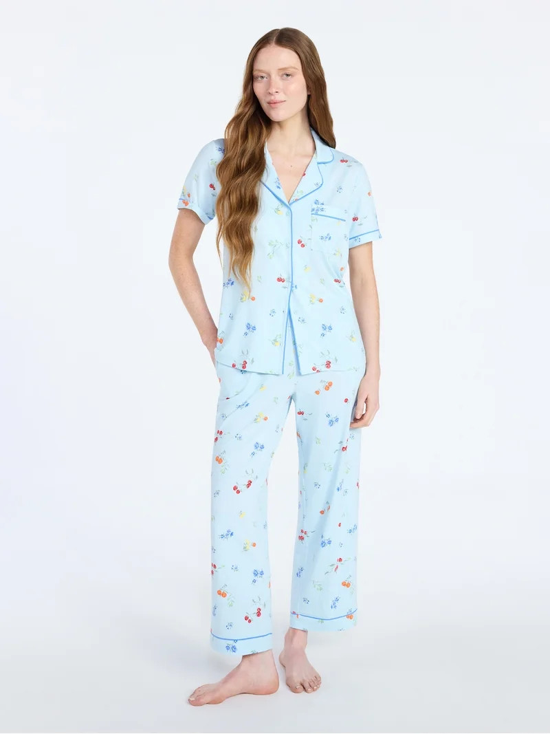 Joyspun Women's Dreamy Soft Collection Notch Collar Top and Capri Pants Pajama Set, 2-Piece, Size... | Walmart (US)