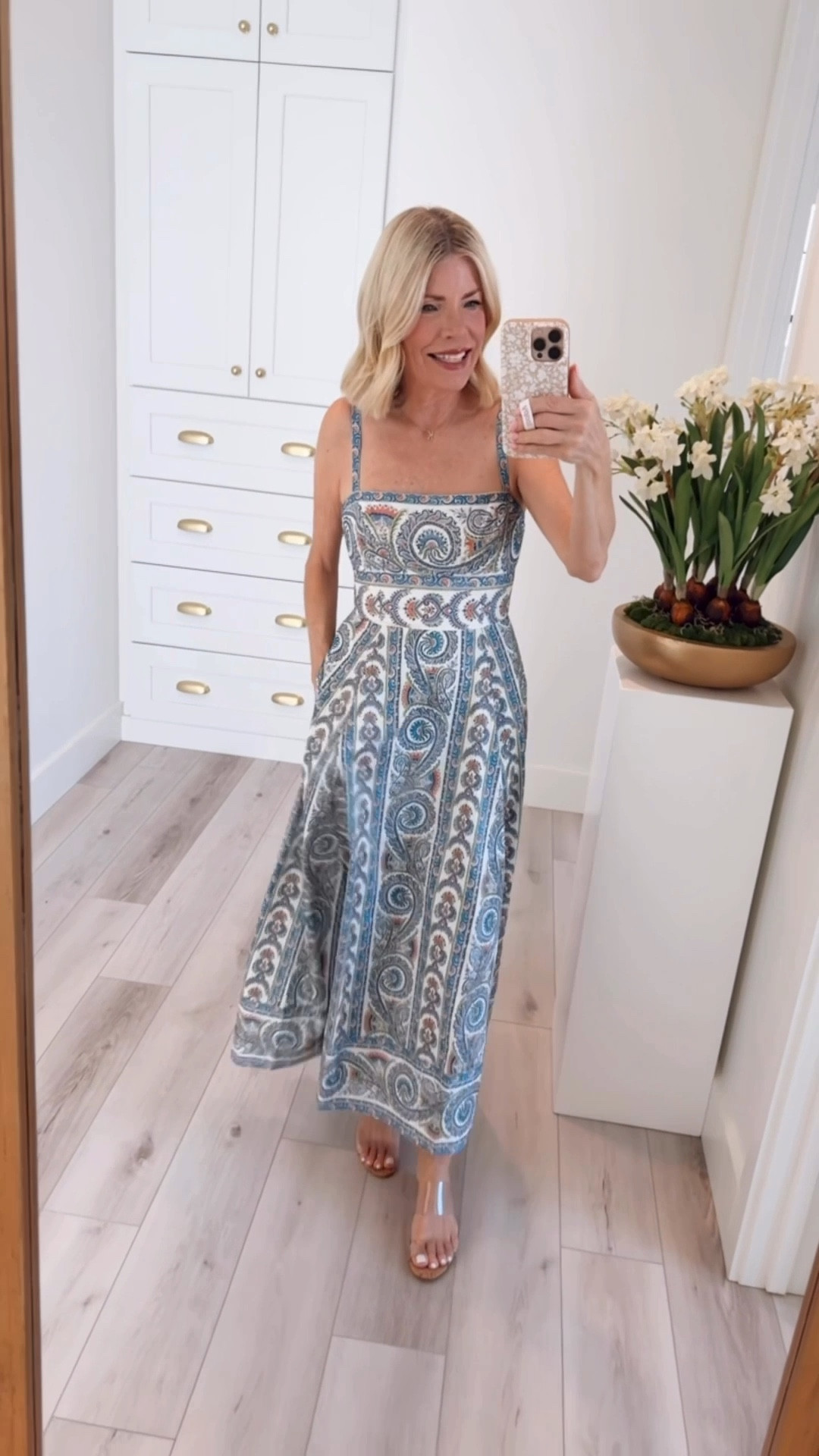Sharing my Easter dress that I found yesterday at Nordstrom. This Paisley design is so gorgeous and one that you can wear from spring through summer. 🌿

It has a smocking in the back and pockets. They say the fit is true to size however, I normally wear an extra small with smocking dresses, but with this, it’s a little snug in the waist, so I went with a small. 


#LTKWedding #LTKSeasonal