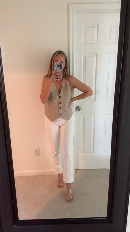 Vest and jeans easy and comfortable date night in the summer outfit 