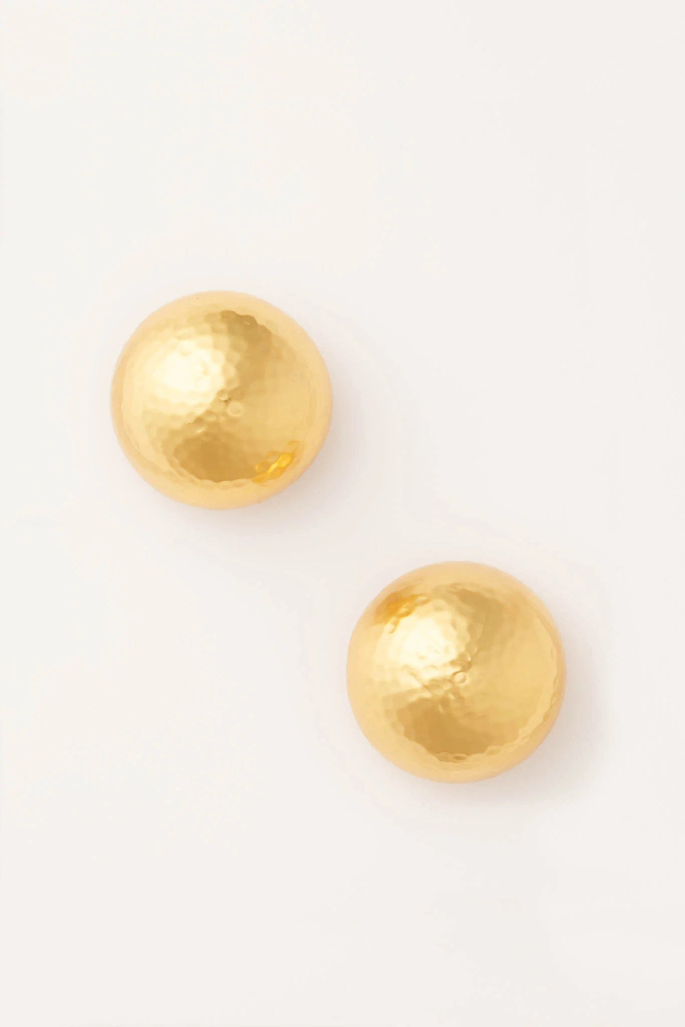 Gold Bria Clip Earrings | Tuckernuck (US)