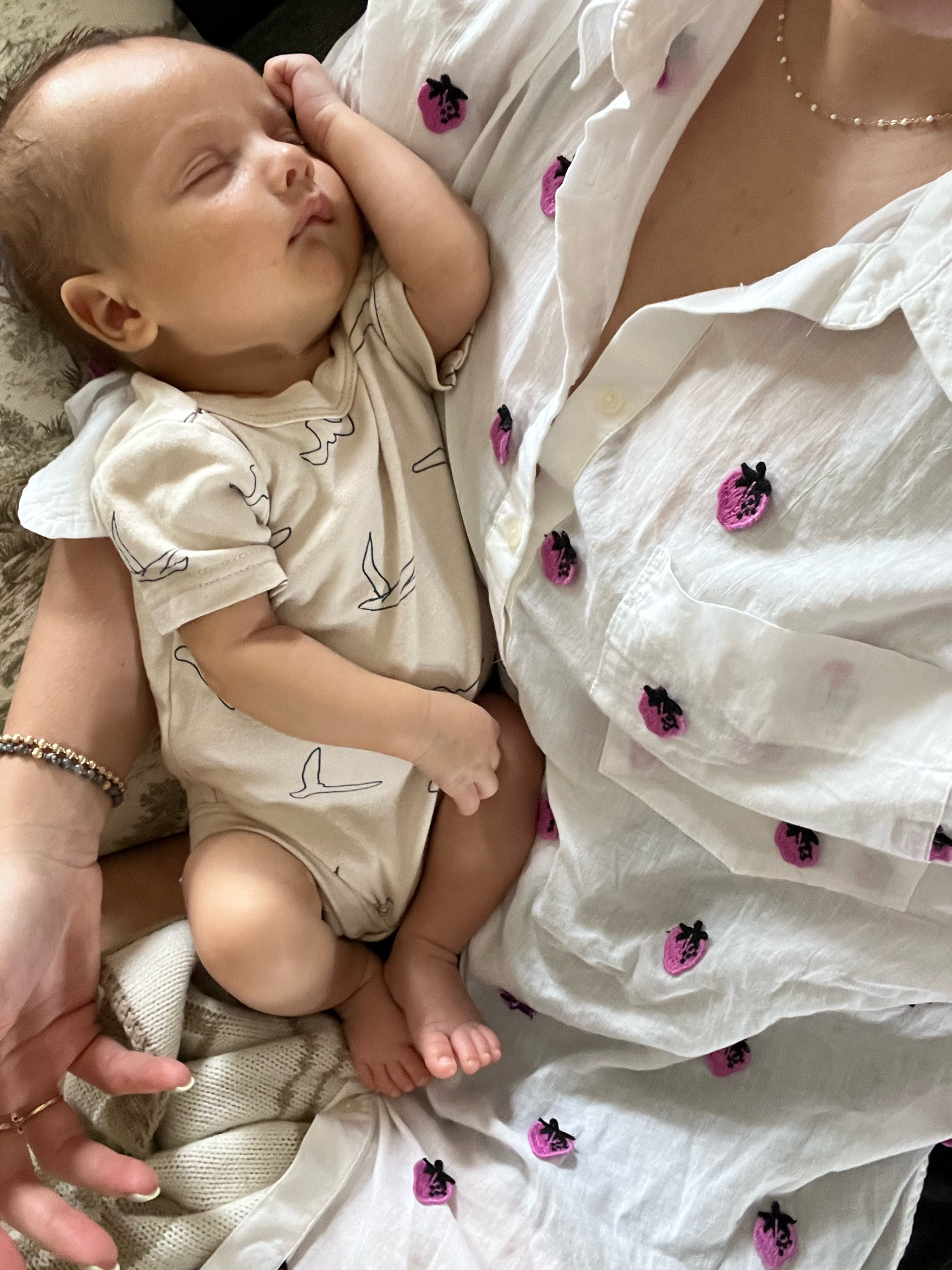 I have never gotten so many compliments than when I wear clothes with strawberries on them! Feels like a summertime staple 🍓 

Also linked Wesley’s onesie! It’s a fave!

Strawberry shirt, strawberry dress, summer dress, postpartum style, postpartum outfit

#LTKbump #LTKfamily #LTKbaby
