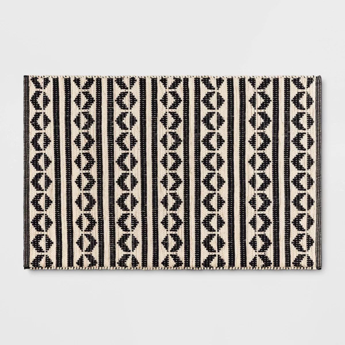 2'6"x4' Geometric Woven Accent Rug Black - Project 62™ | Target