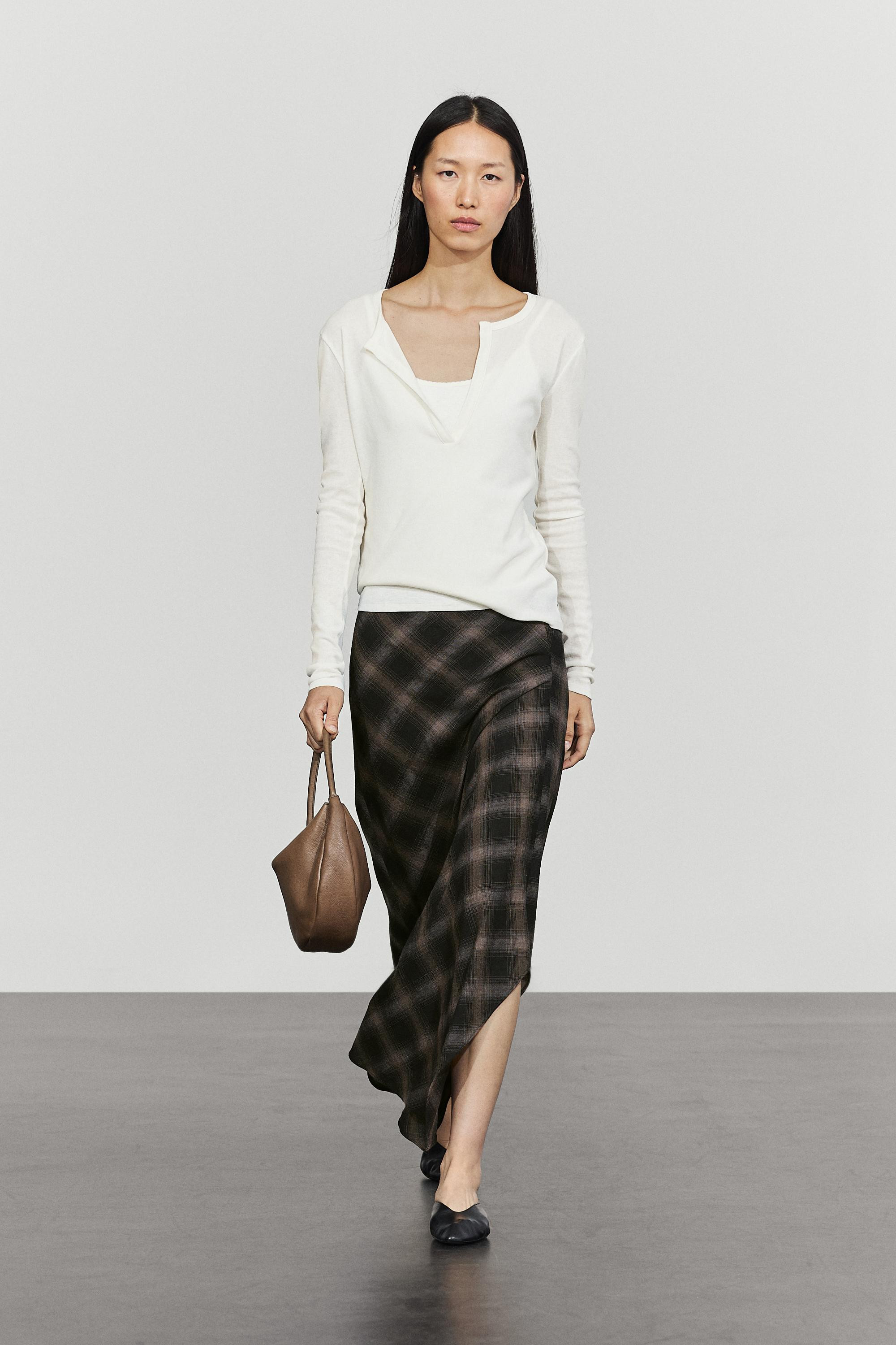 Wool-cotton blend check midi skirt with split | Massimo Dutti UK