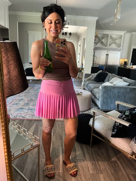 Summer tennis skirt and tank both on sale from Target 🎯 perfect for summer workouts or casual day dates! 
*also linked my favorite self-tanner! 


Athleisure 
Target finds 
Tennis skirt 
Tank top
Self-Tanner 

#LTKFitness #LTKSaleAlert #LTKSwim