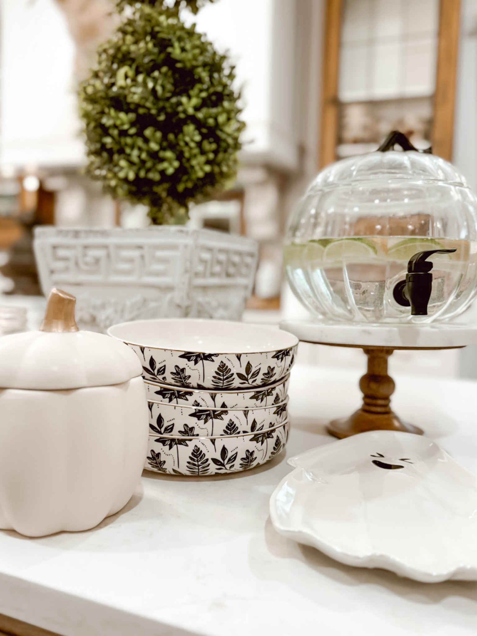 Fall or Halloween entertaining with @walmart. They have the cutest items at the best prices. #WalmartPartner