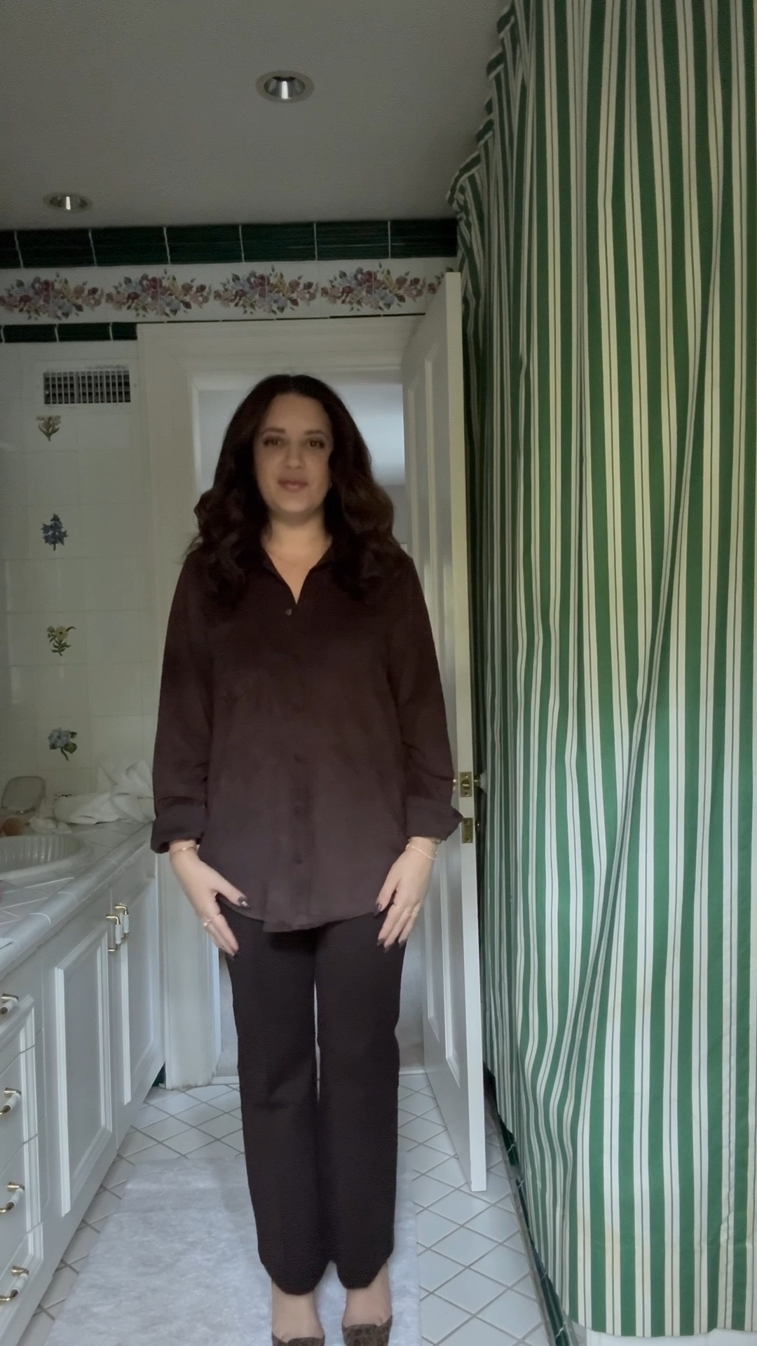 Gap 50% sale | workwear | banana republic 40% off sale 

Both pieces are true to size but I sized up in the suede top for an oversized fit 



#LTKCyberWeek #LTKWorkwear #LTKSaleAlert