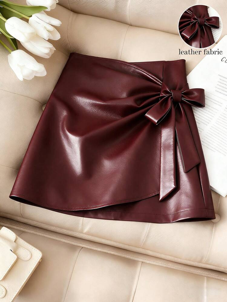 Franclia Elegant And Stylish Short Skirt With Adjustable Wide Straps And Double-Layered Side Zippers Made Of PU Leather In A Maroon Color Perfect For Autumn And Winter Features Include Women's Shimmering Skirt Elegant Skirt Casual Skirt Stylish Skirt New Year's Skirt And Red Skirt | SHEIN