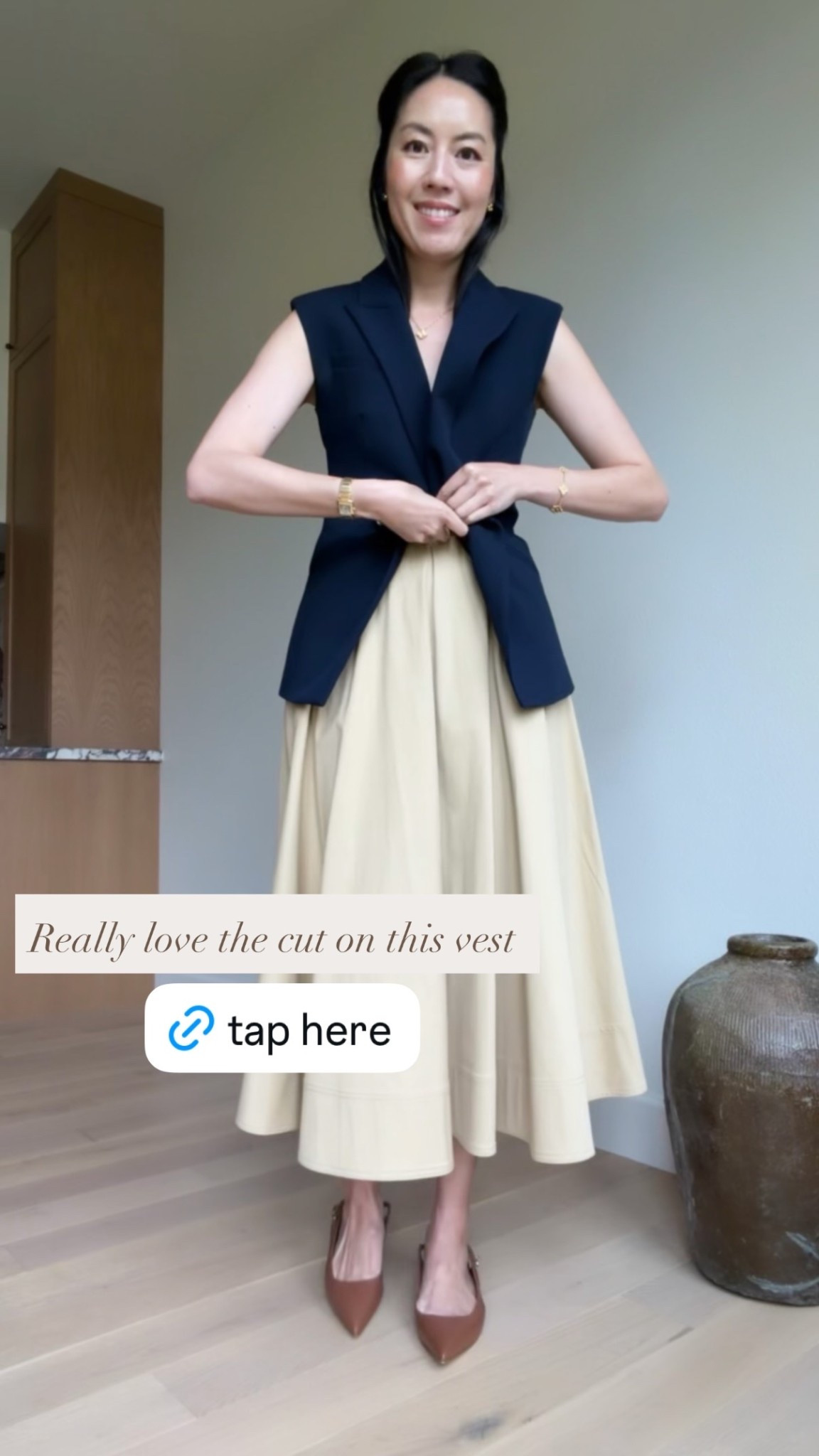The ultimate classic vest in navy 💙 It fits like a dream and looks stunning all day (no wrinkles). Worth the investment.

#OOTD
#VeronicaBeard
#workwear
#fallstyle
#backtoschool

#LTKgrwm #LTKWorkwear #LTKootd