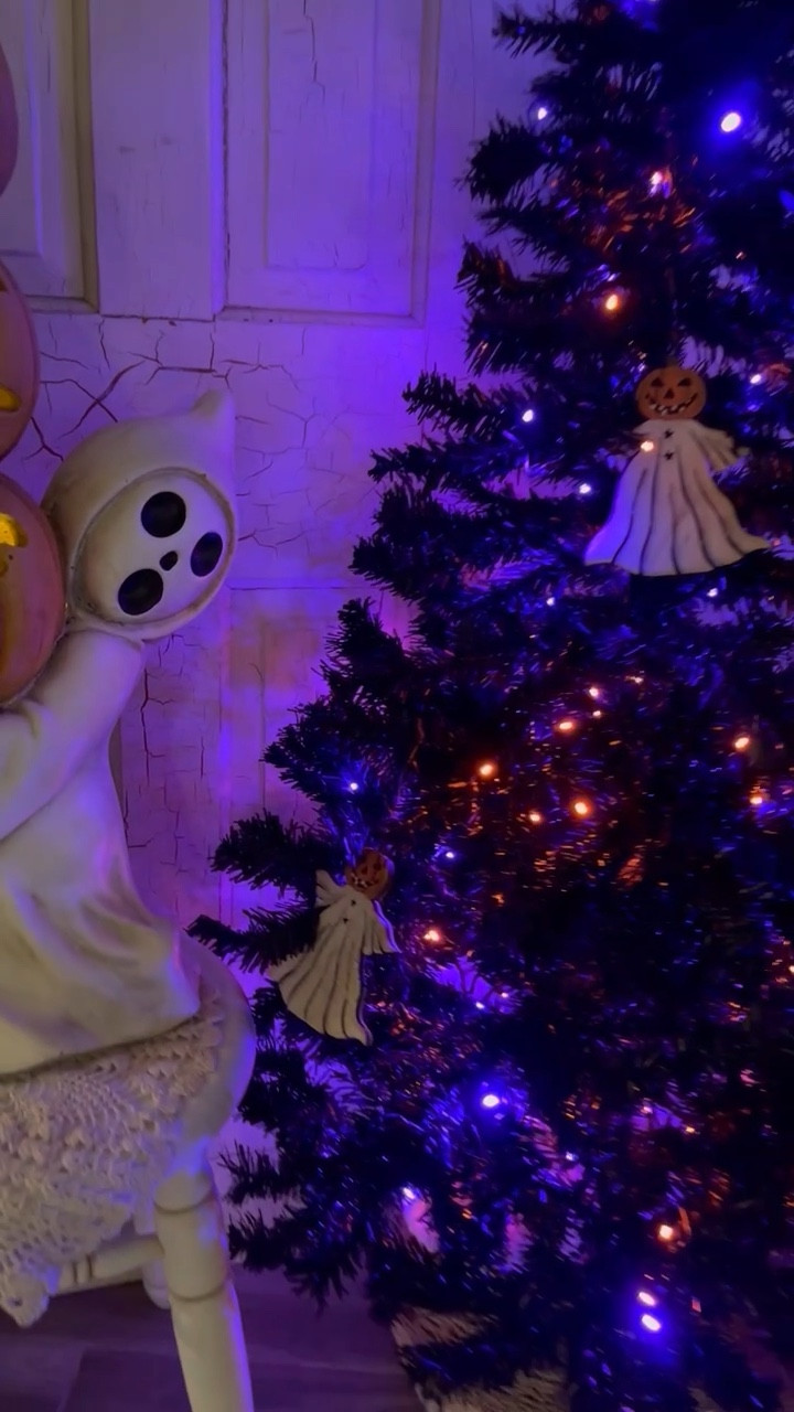 Yup I did it I wanted a  black spooky tree and went for it. 

#LTKhome #LTKstyletip #LTKSeasonal