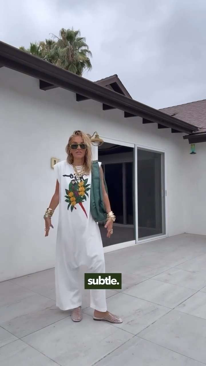 If chic and cozy had a baby… I’m convinced she’d look like this cute jumper from @farmrio 

 #LTKStyleTip #LTKShoeCrush #LTKItBag