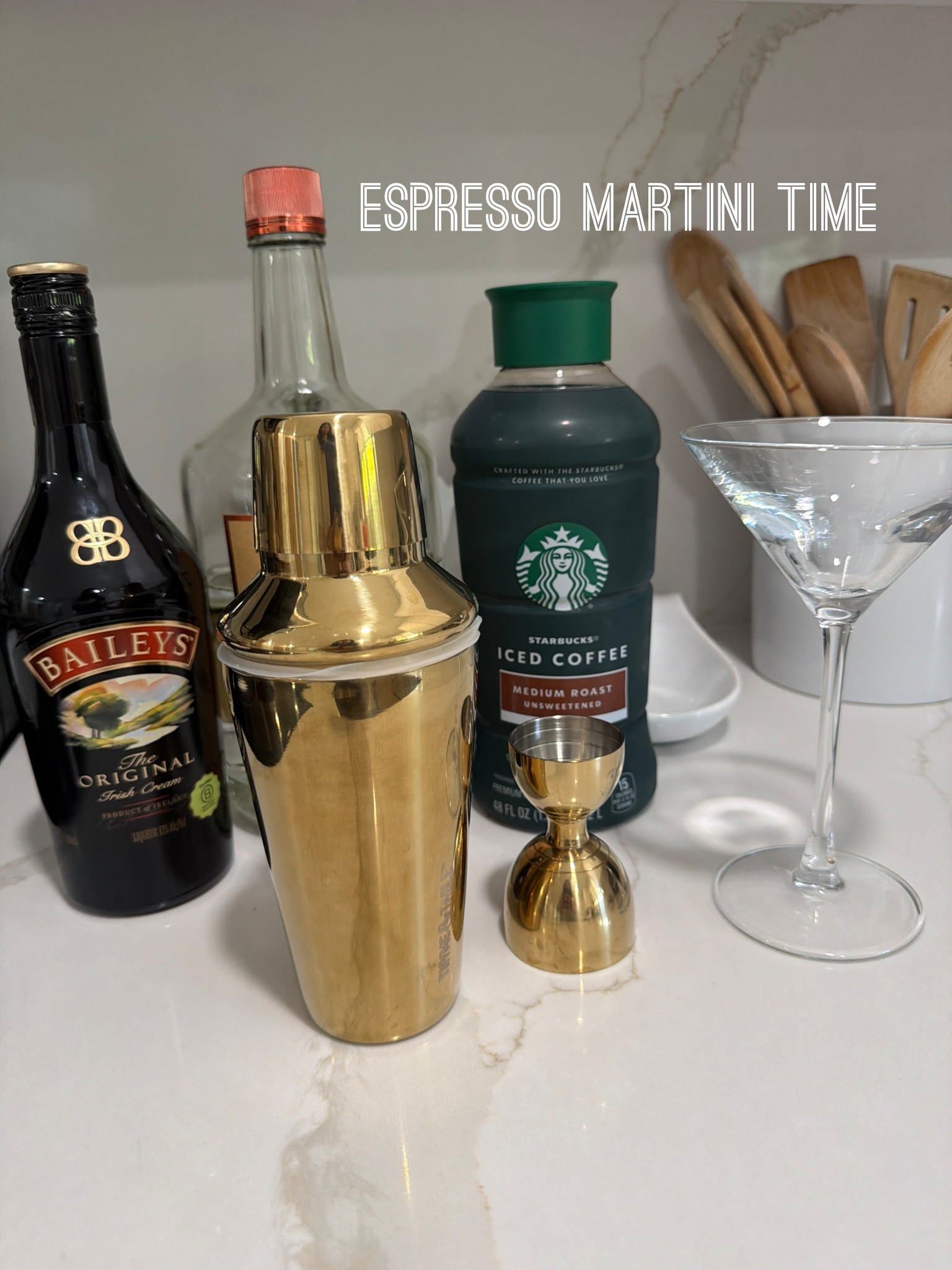 I’m loving my gold tone cocktail shaker and jigger! Makes my drinks feel fancier 🍸