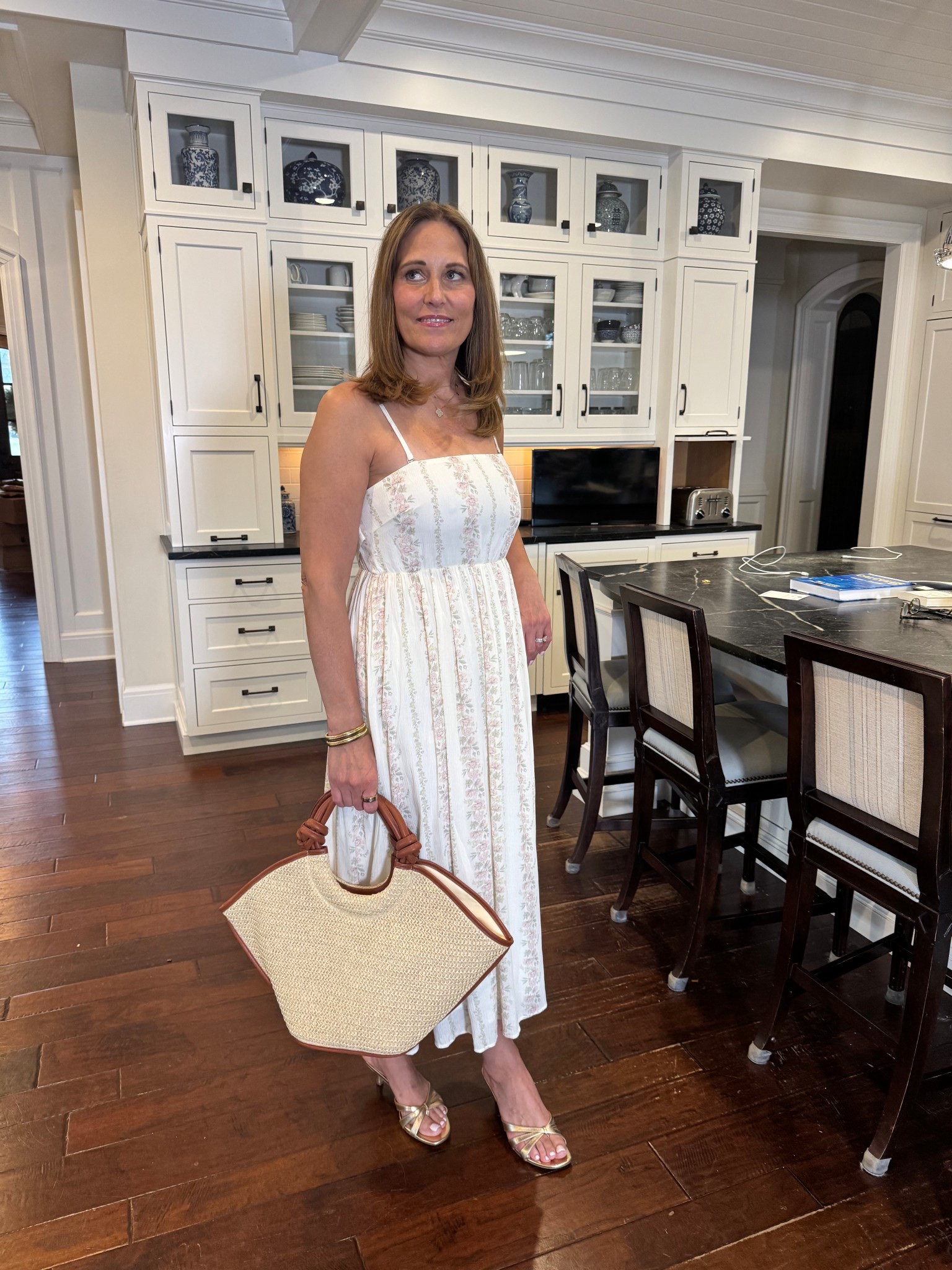 This classic delicate floral print is the epitome of flirty and feminine charm! You’ll feel effortlessly beautiful and ready to embrace every moment in this lovely piece! s

#LTKMidsize #LTKOver40