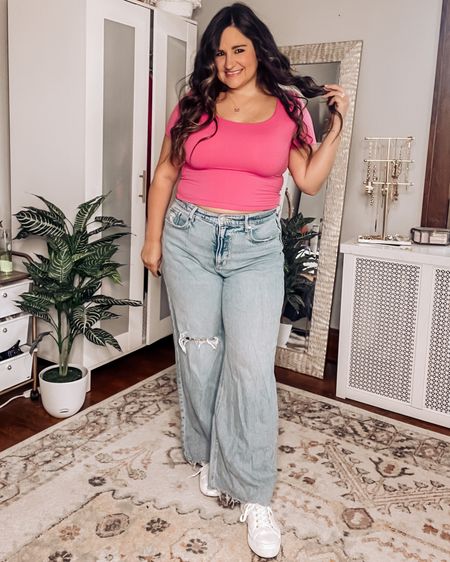 Easy and casual fit featuring these super cute high waisted wide leg jeans, shirt sleeve top, and white sneakers!

Wearing an XL in the top, 12S in the jeans

#LTKstyletip #LTKFind #LTKcurves