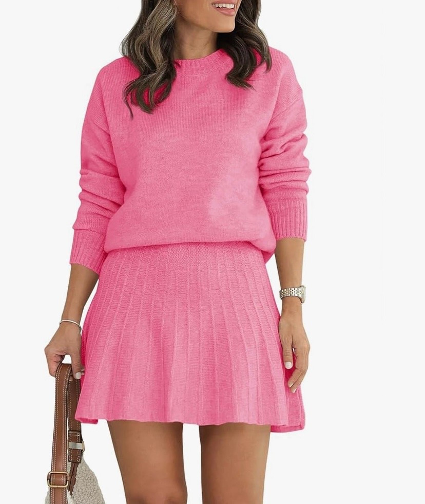 OBSESSED!!! Amazing two piece outfit on sale for $35 now! Great for school drop off. Casual look. Weekend style. Brunch outfit. Travel look. Affordable fashion  

#LTKStyleTip #LTKTravel #LTKFindsUnder50